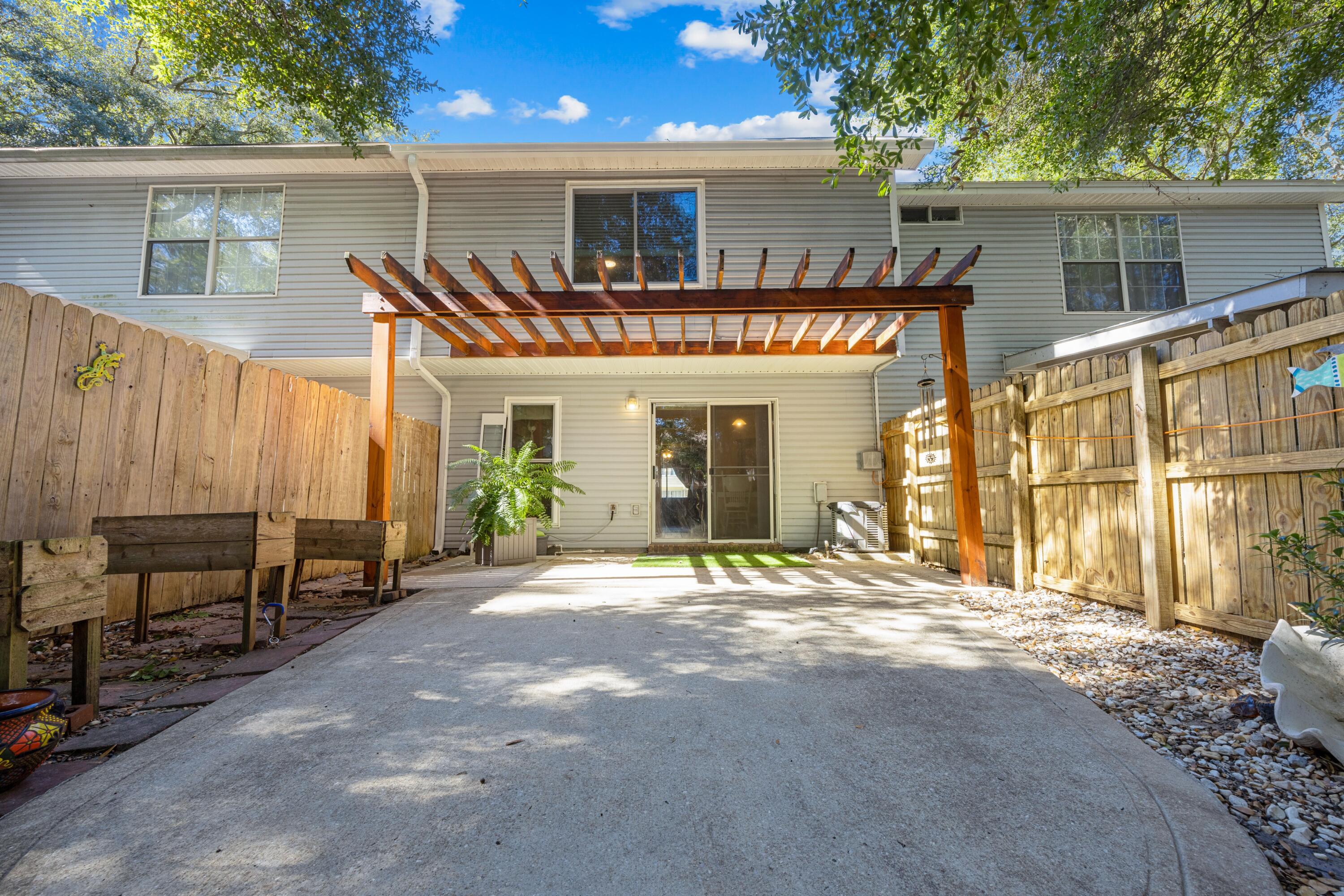 BELL-BROOK ESTATES 1ST ADDN - Residential