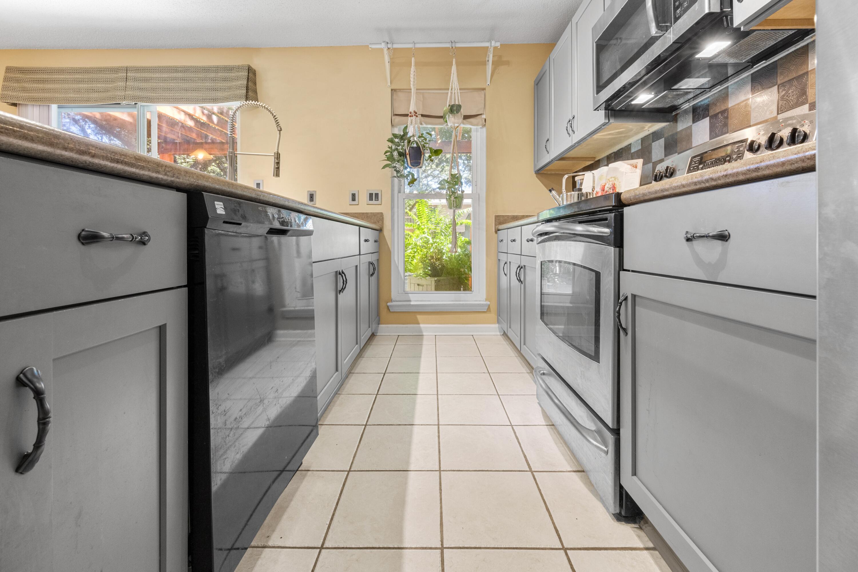 BELL-BROOK ESTATES 1ST ADDN - Residential