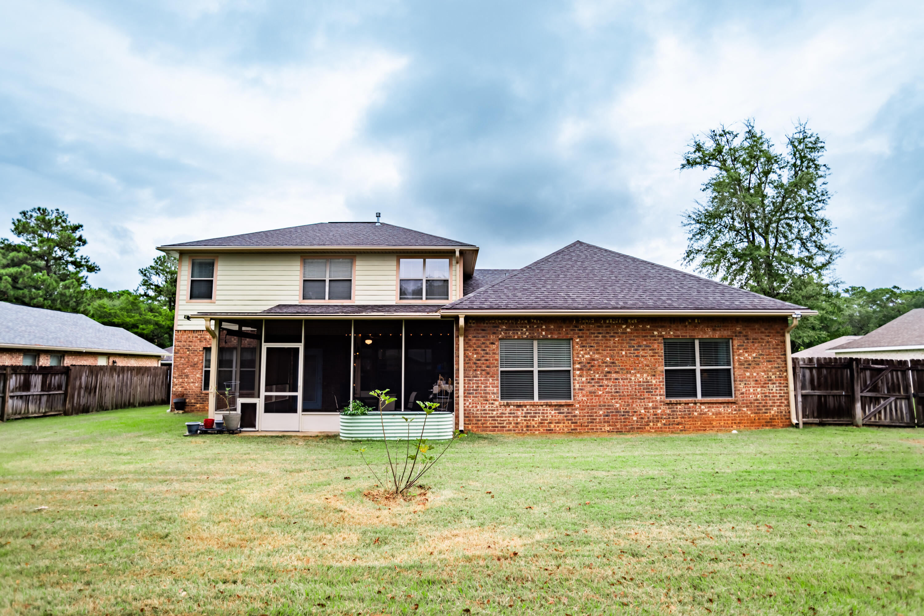WINDMEADOWS - Residential