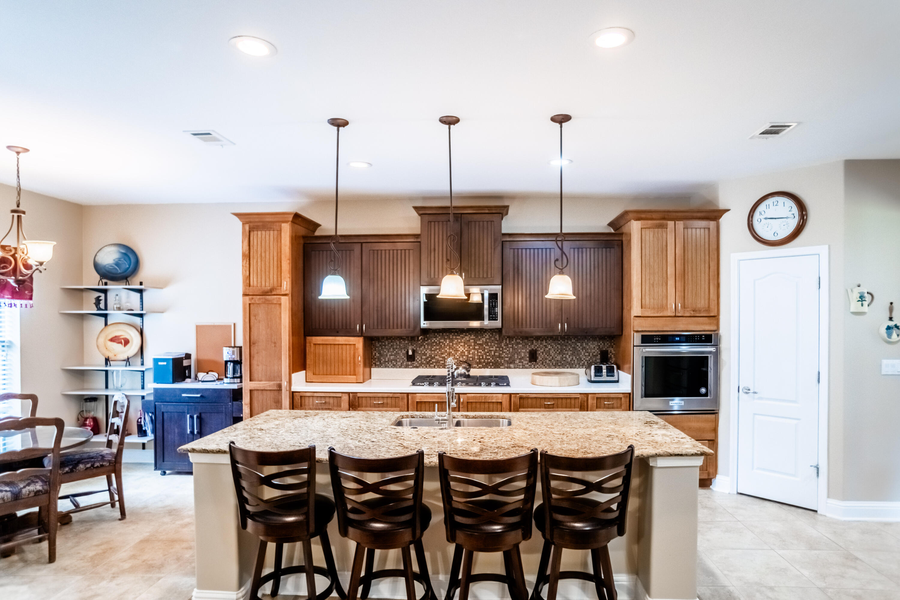 WINDMEADOWS - Residential