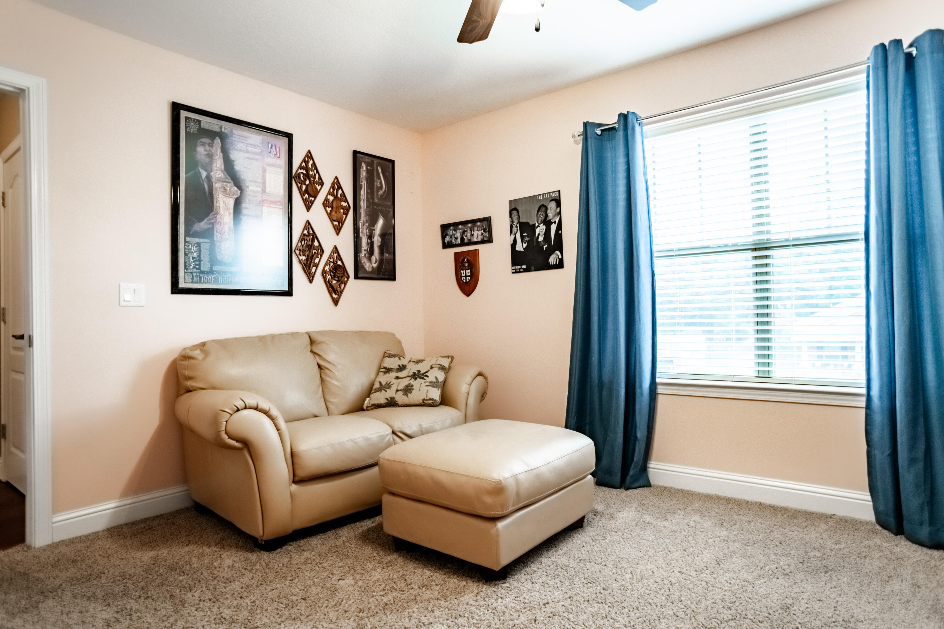 WINDMEADOWS - Residential