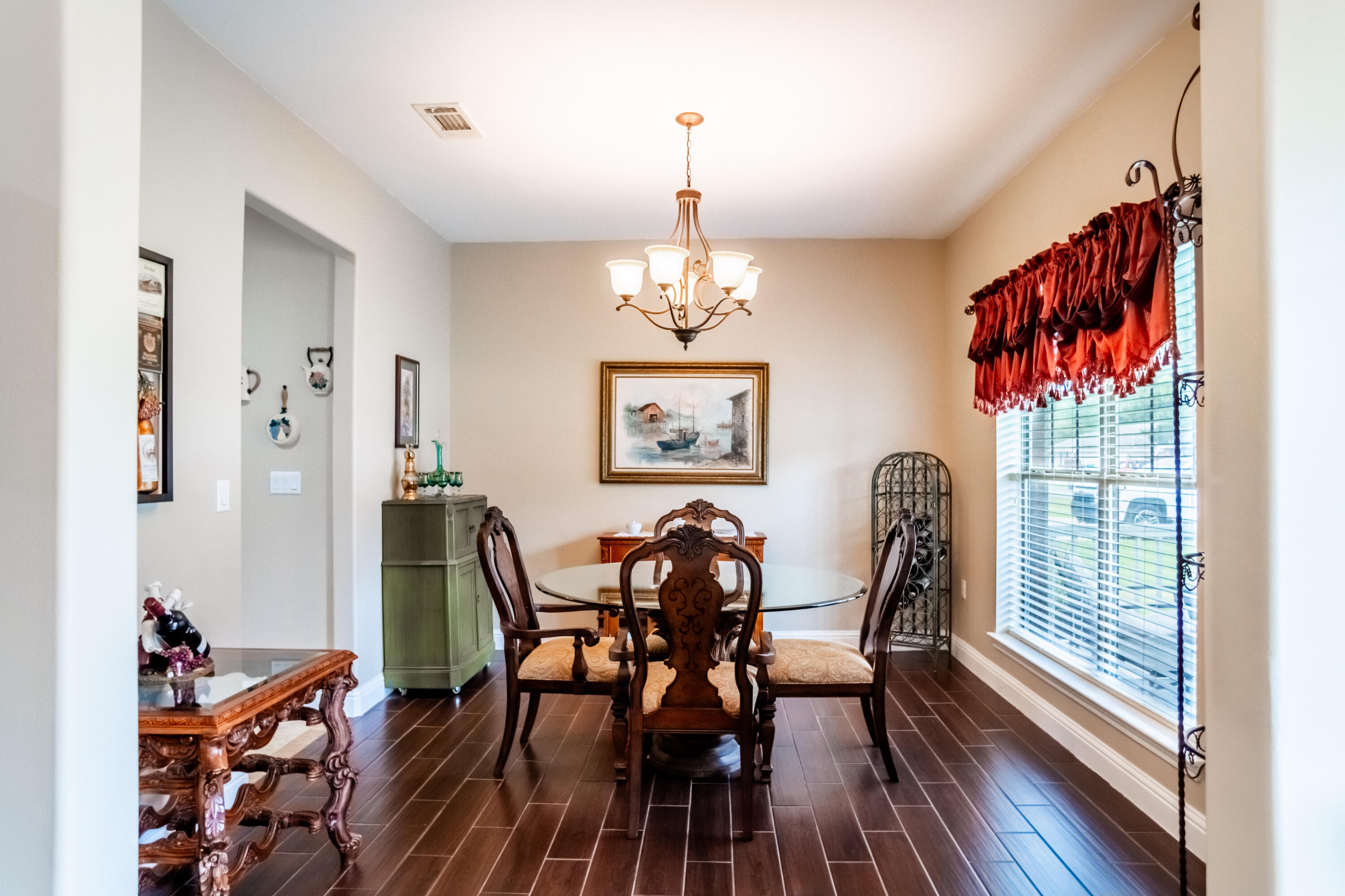 WINDMEADOWS - Residential