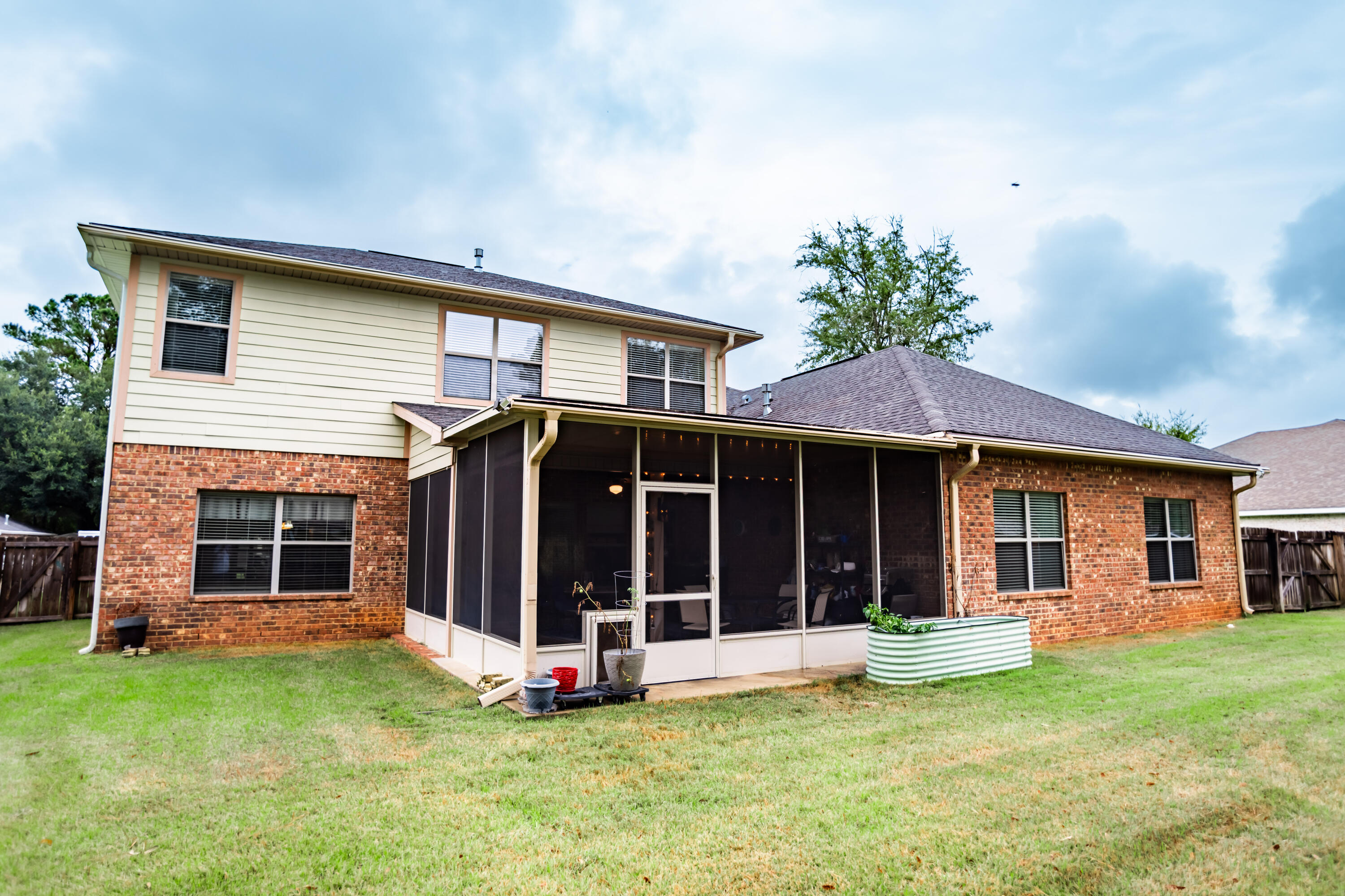 WINDMEADOWS - Residential