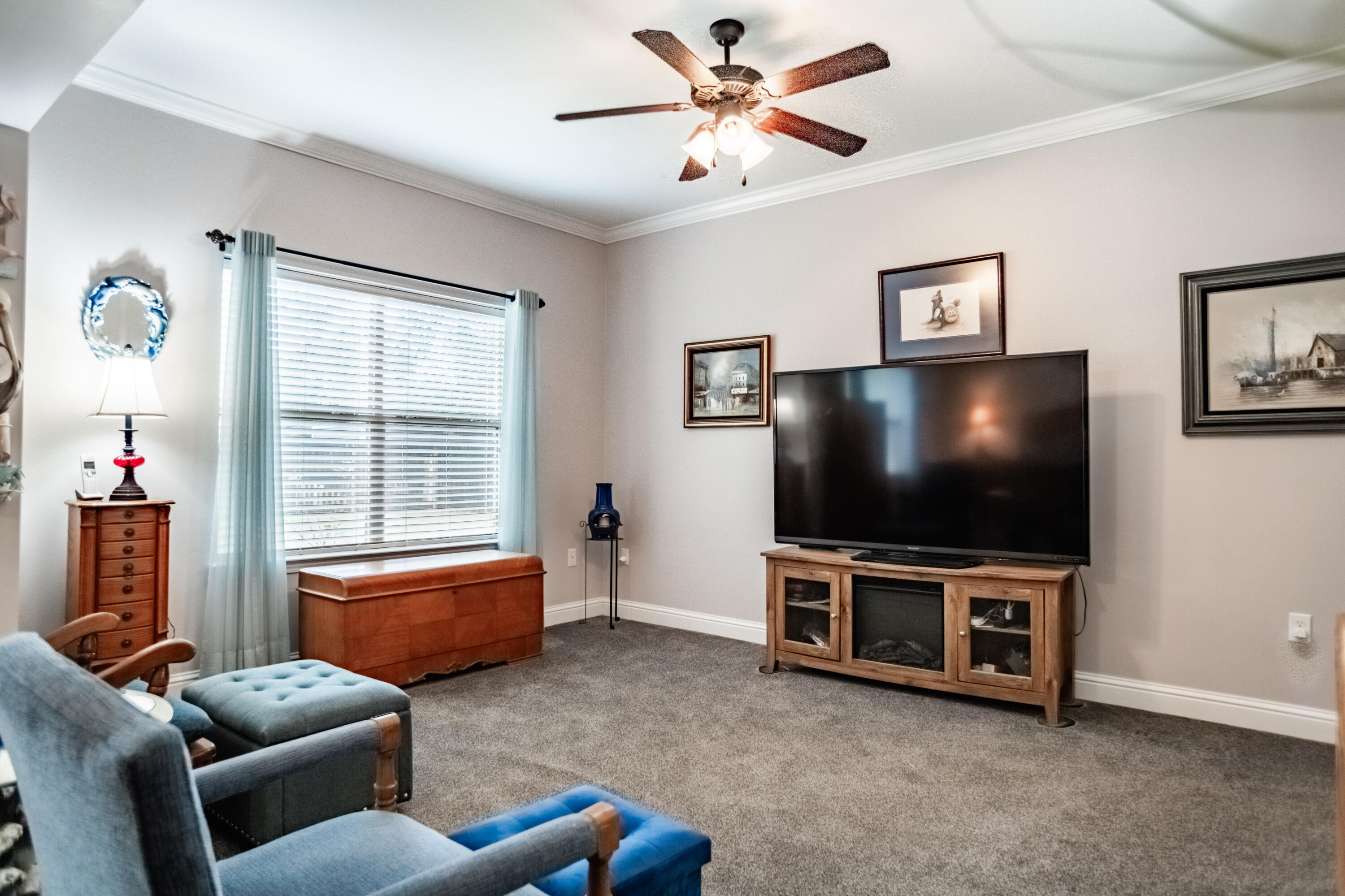 WINDMEADOWS - Residential