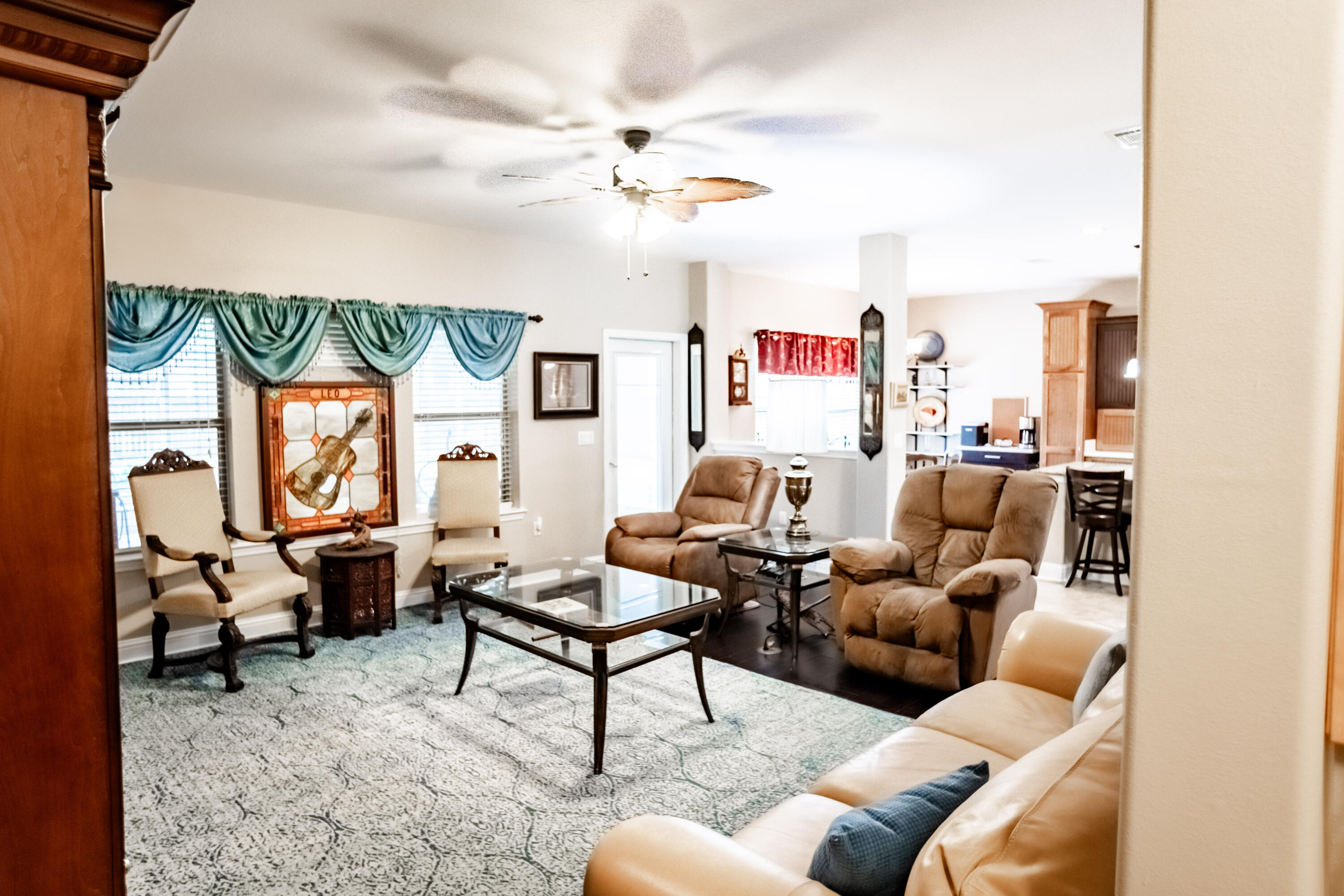 WINDMEADOWS - Residential