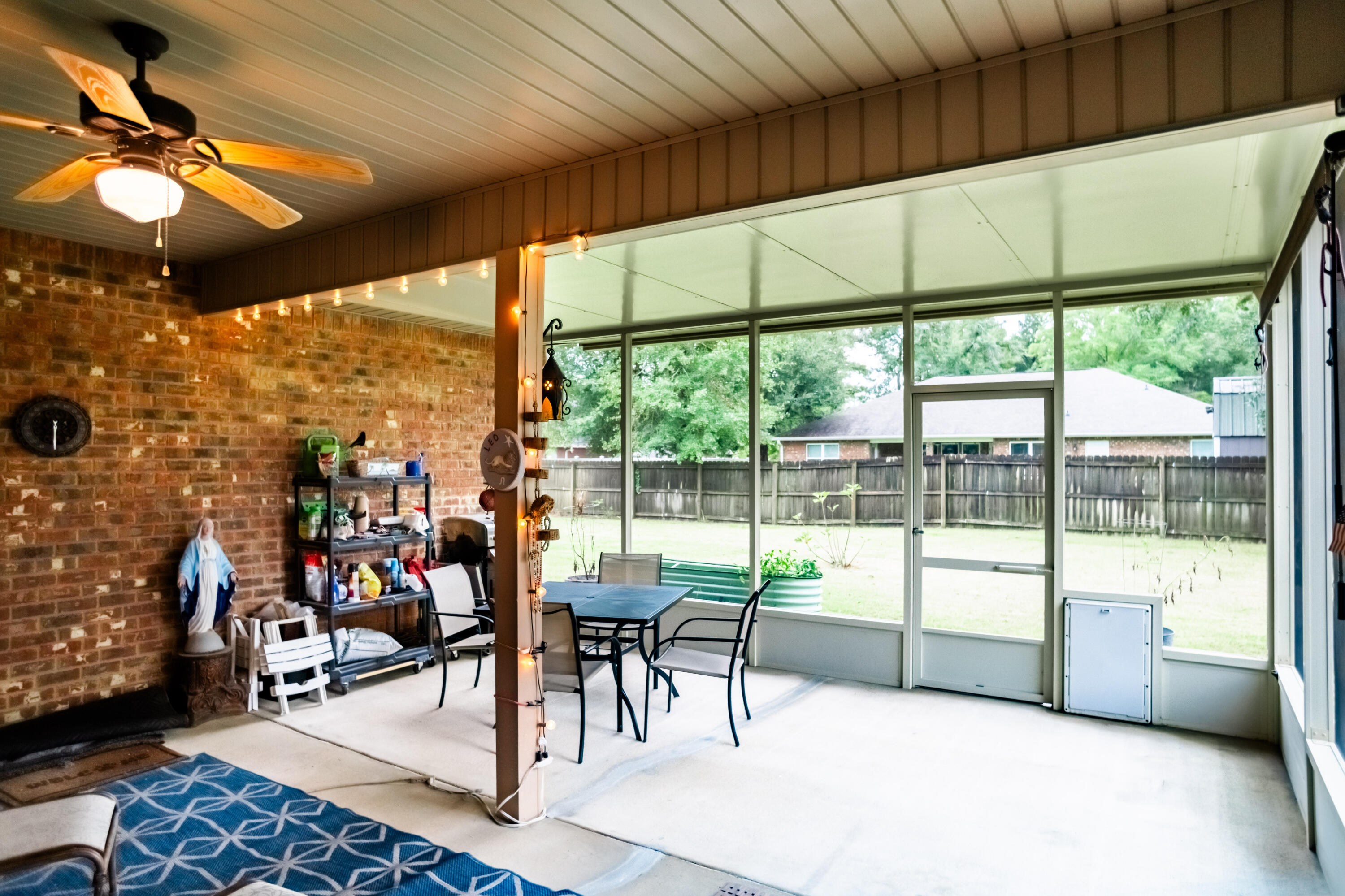 WINDMEADOWS - Residential