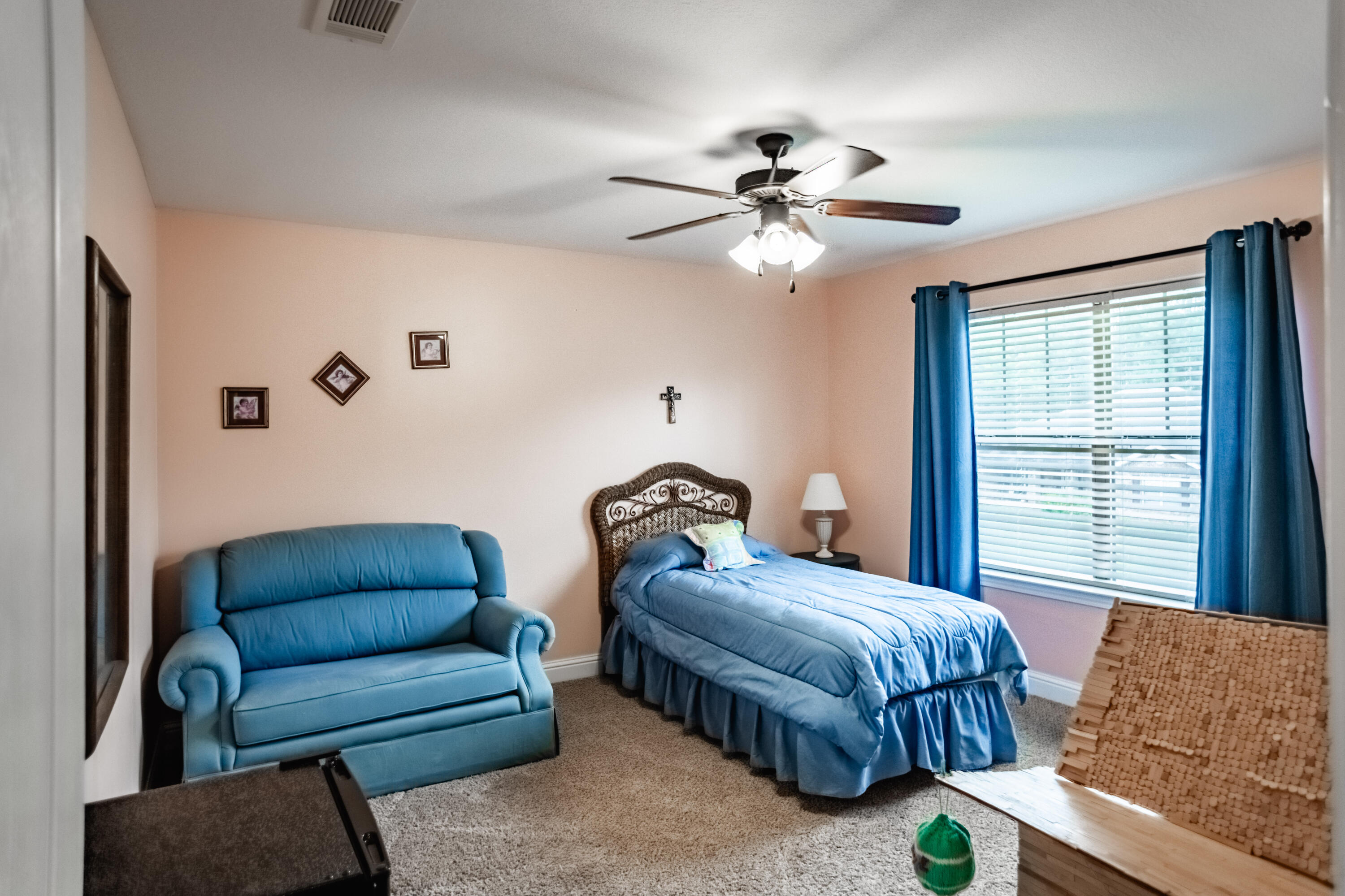 WINDMEADOWS - Residential