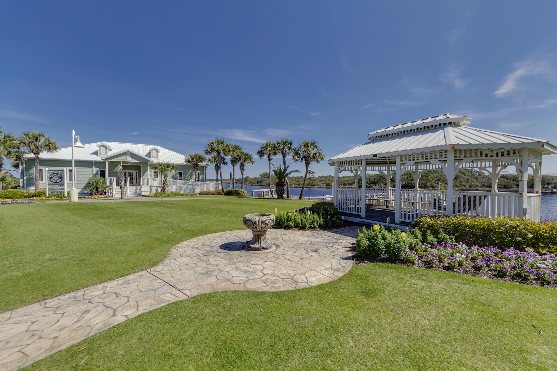 PINNACLE PORT - Residential