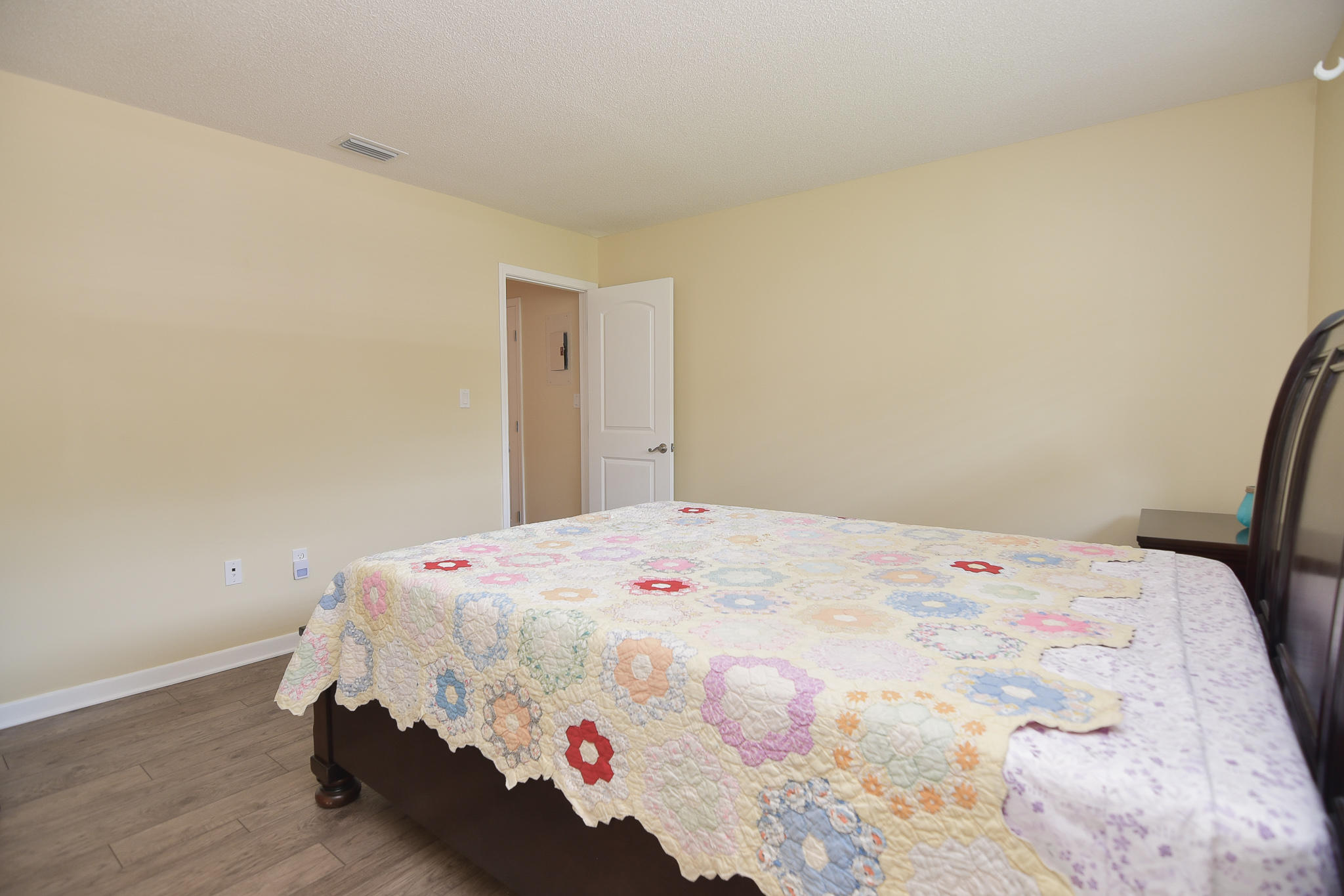 ROYAL OAK VILLAGE - Residential