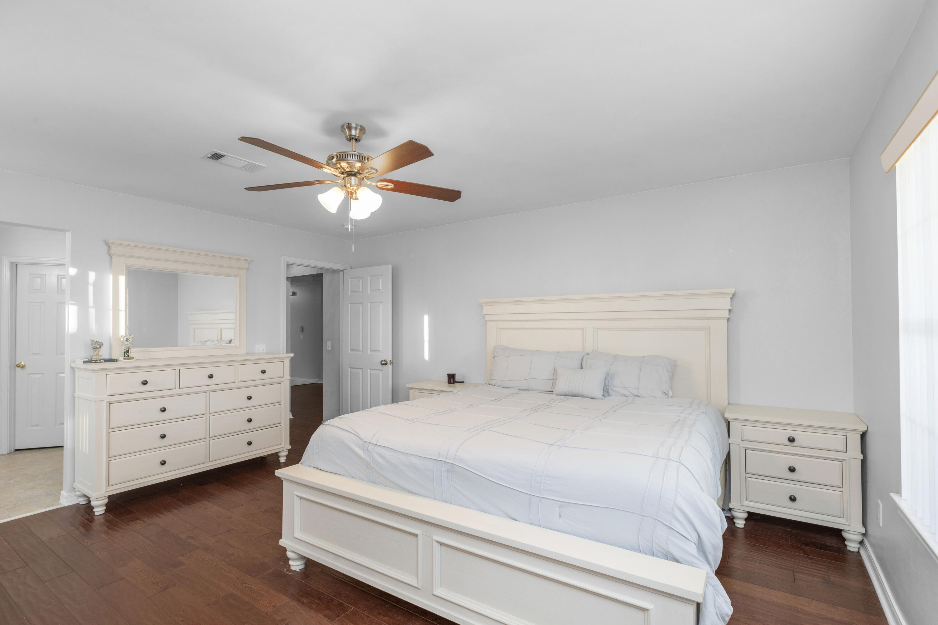 EMERALD VILLAGE S/D - Residential Lease