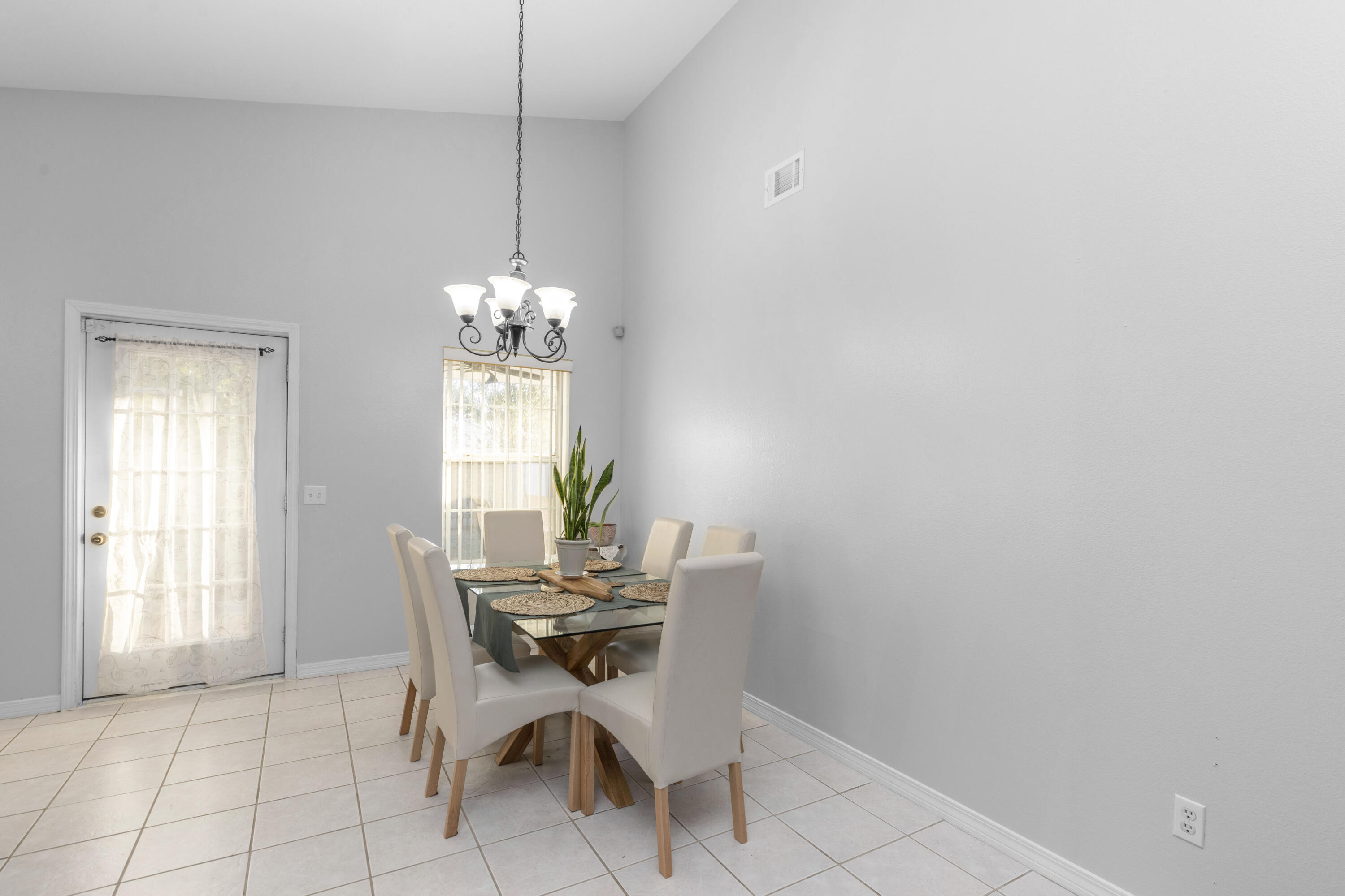 EMERALD VILLAGE S/D - Residential Lease