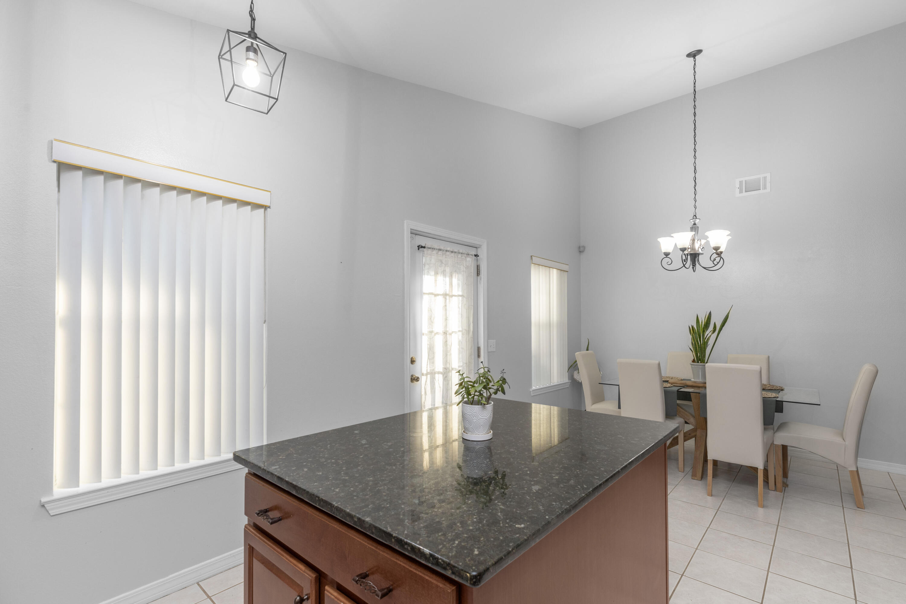 EMERALD VILLAGE S/D - Residential Lease