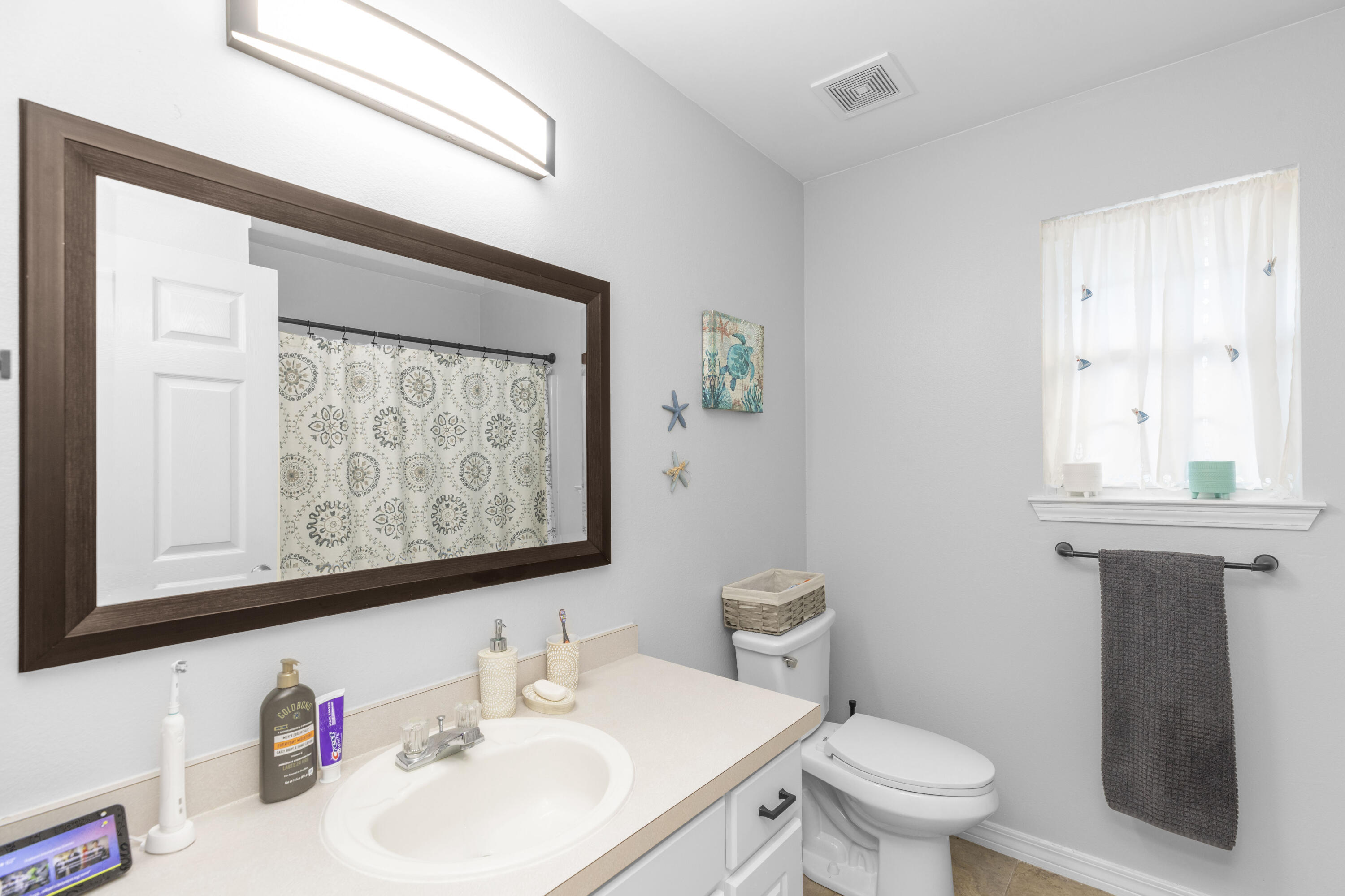 EMERALD VILLAGE S/D - Residential Lease