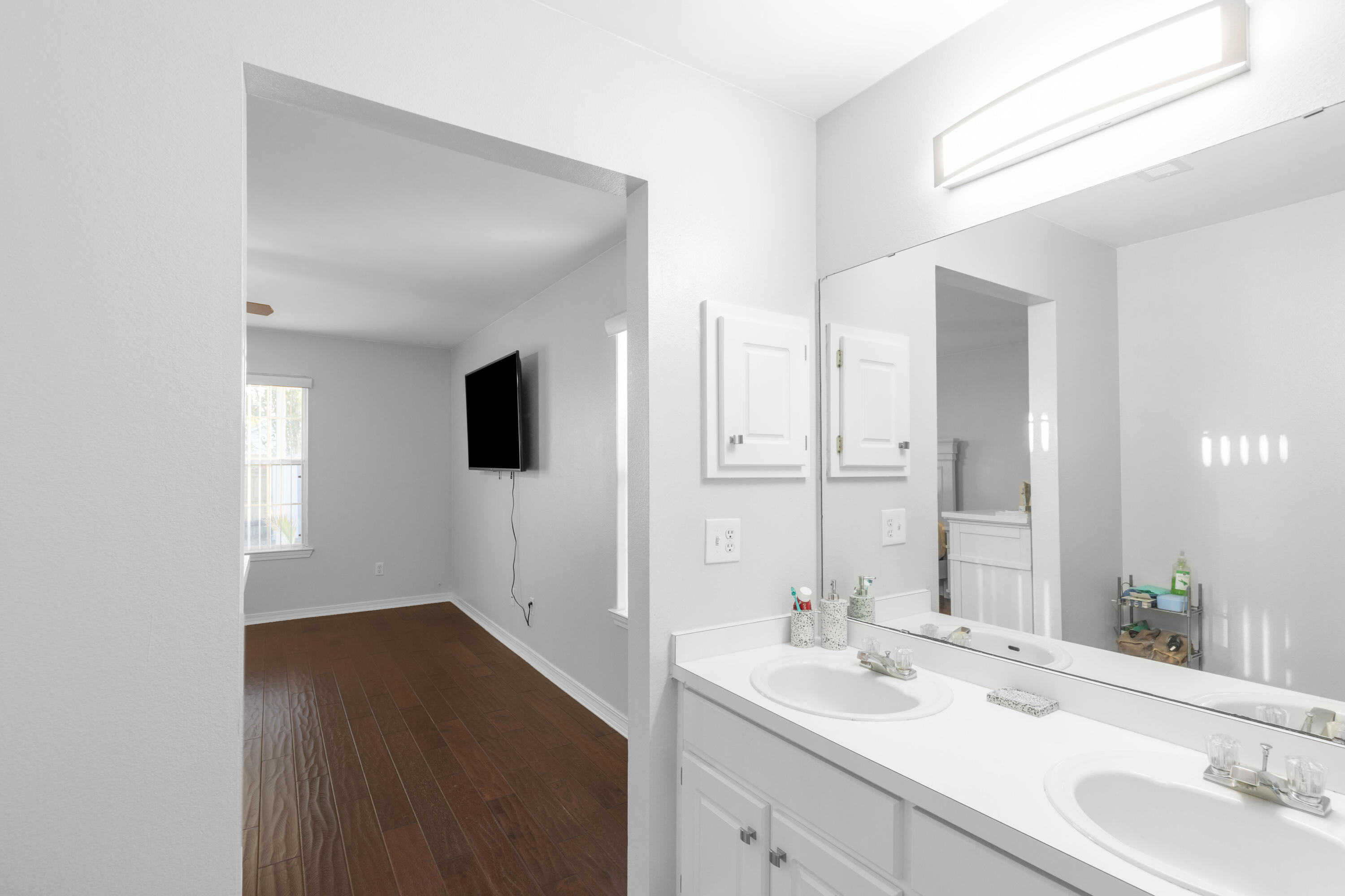 EMERALD VILLAGE S/D - Residential Lease