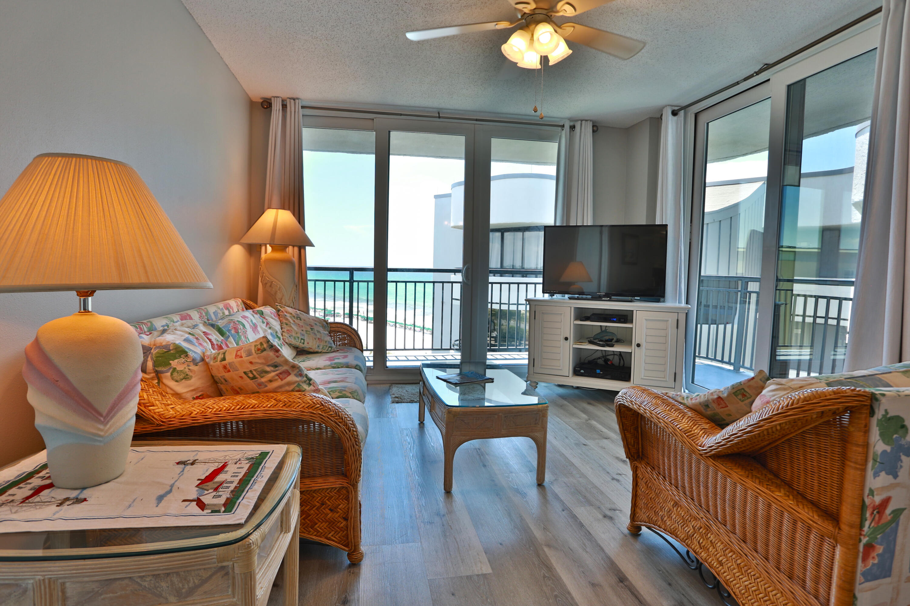 NAUTILUS CONDO - Residential