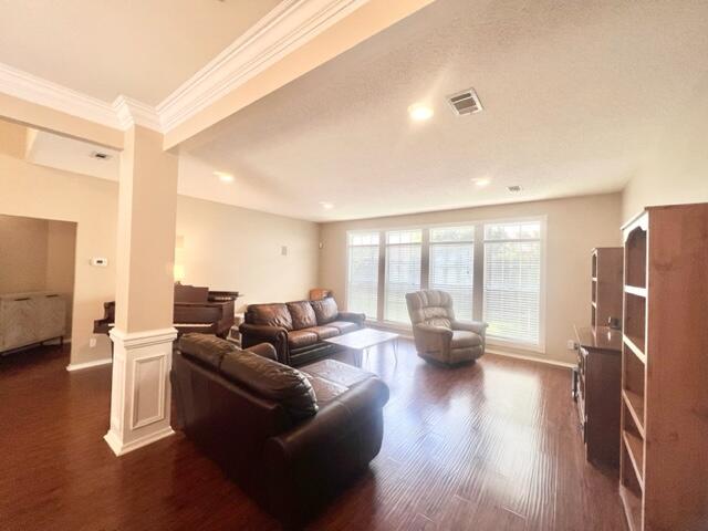 HIDDEN LAKES - Residential Lease