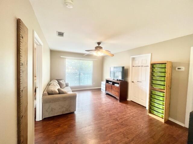 HIDDEN LAKES - Residential Lease