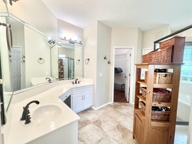 HIDDEN LAKES - Residential Lease