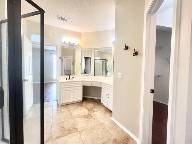 HIDDEN LAKES - Residential Lease