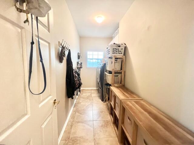 HIDDEN LAKES - Residential Lease