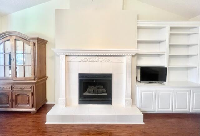 HIDDEN LAKES - Residential Lease