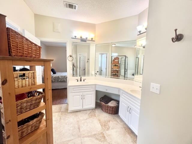 HIDDEN LAKES - Residential Lease