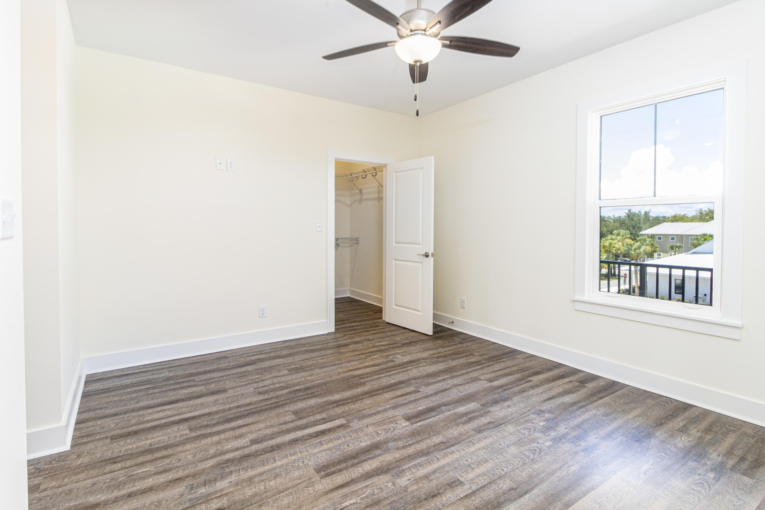 Hidden Lake condominiums - Residential