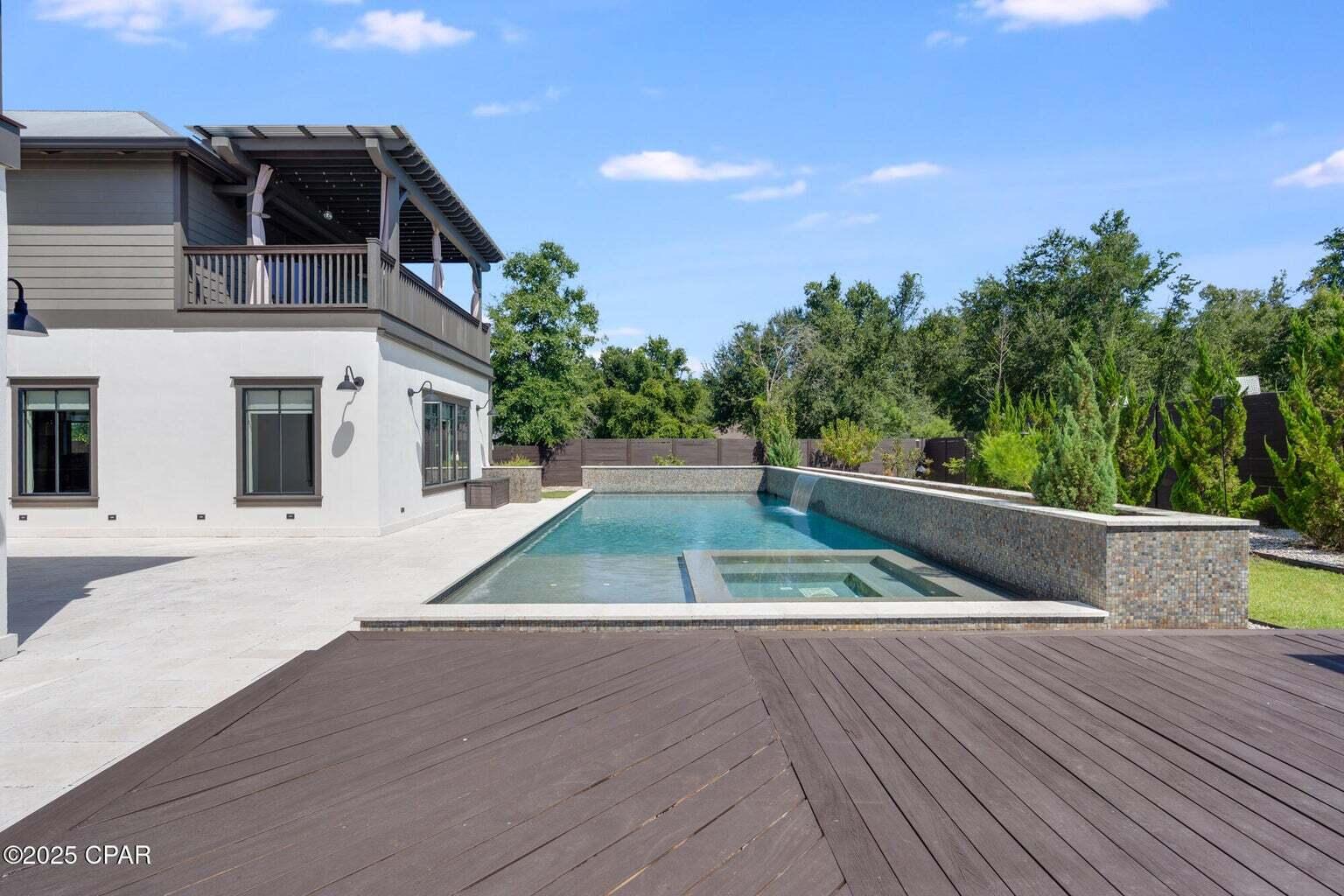 Lake Merial - Residential