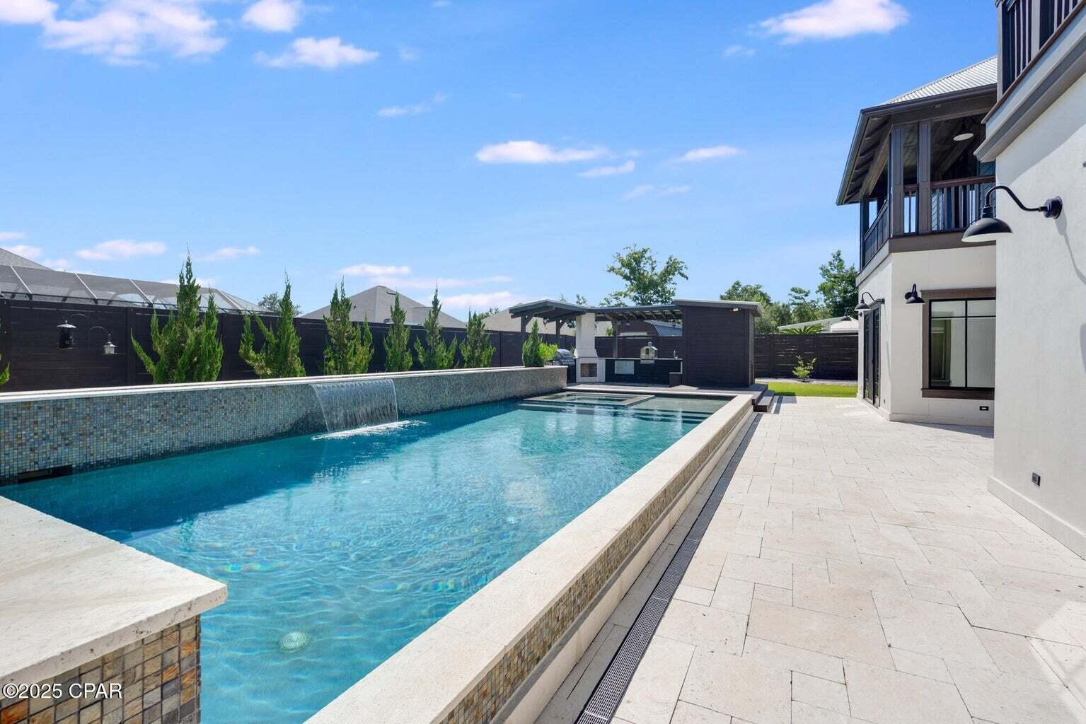 Lake Merial - Residential