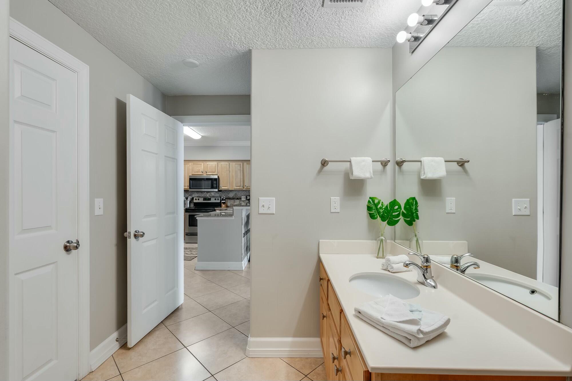 TROPIC WINDS - Residential