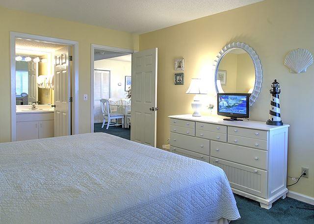 HOLIDAY SURF & RACQUET CLUB - Residential