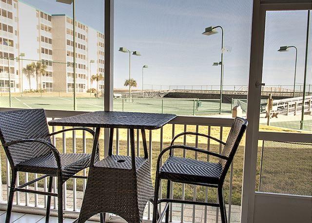 HOLIDAY SURF & RACQUET CLUB - Residential