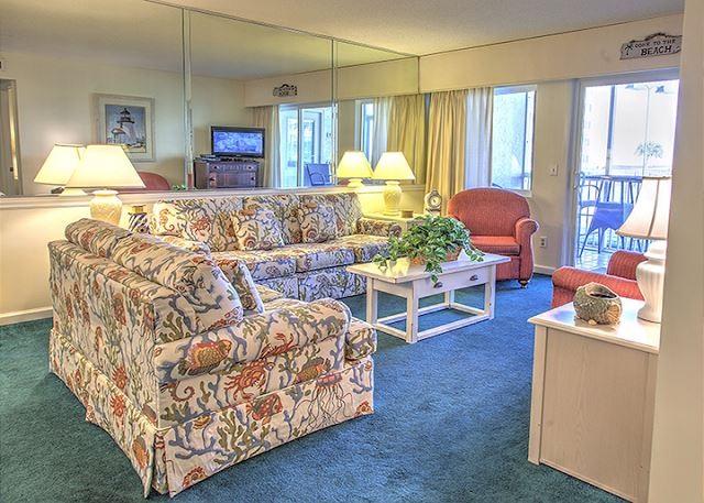 HOLIDAY SURF & RACQUET CLUB - Residential