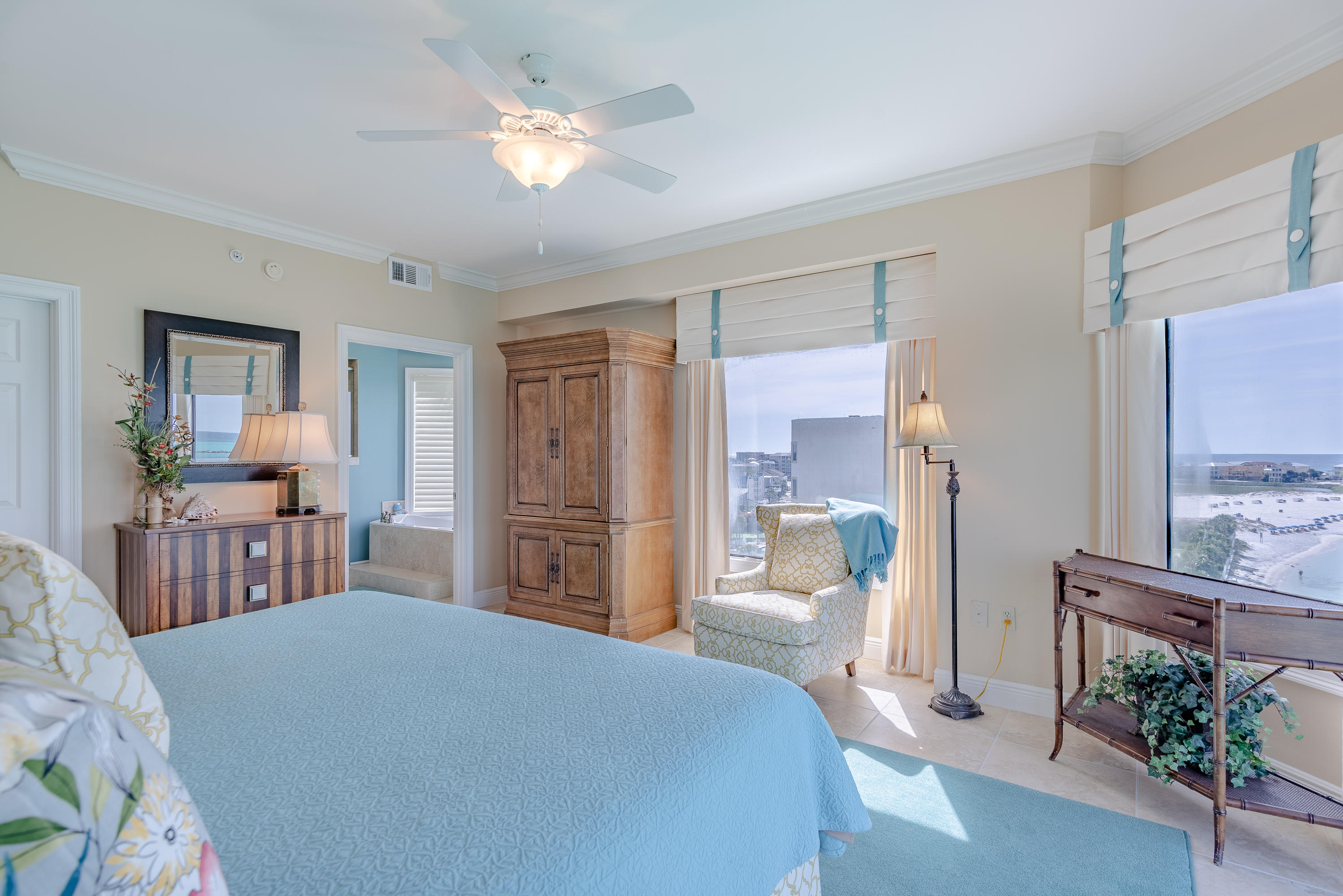 WATERVIEW TOWERS YACHT CLUB - Residential