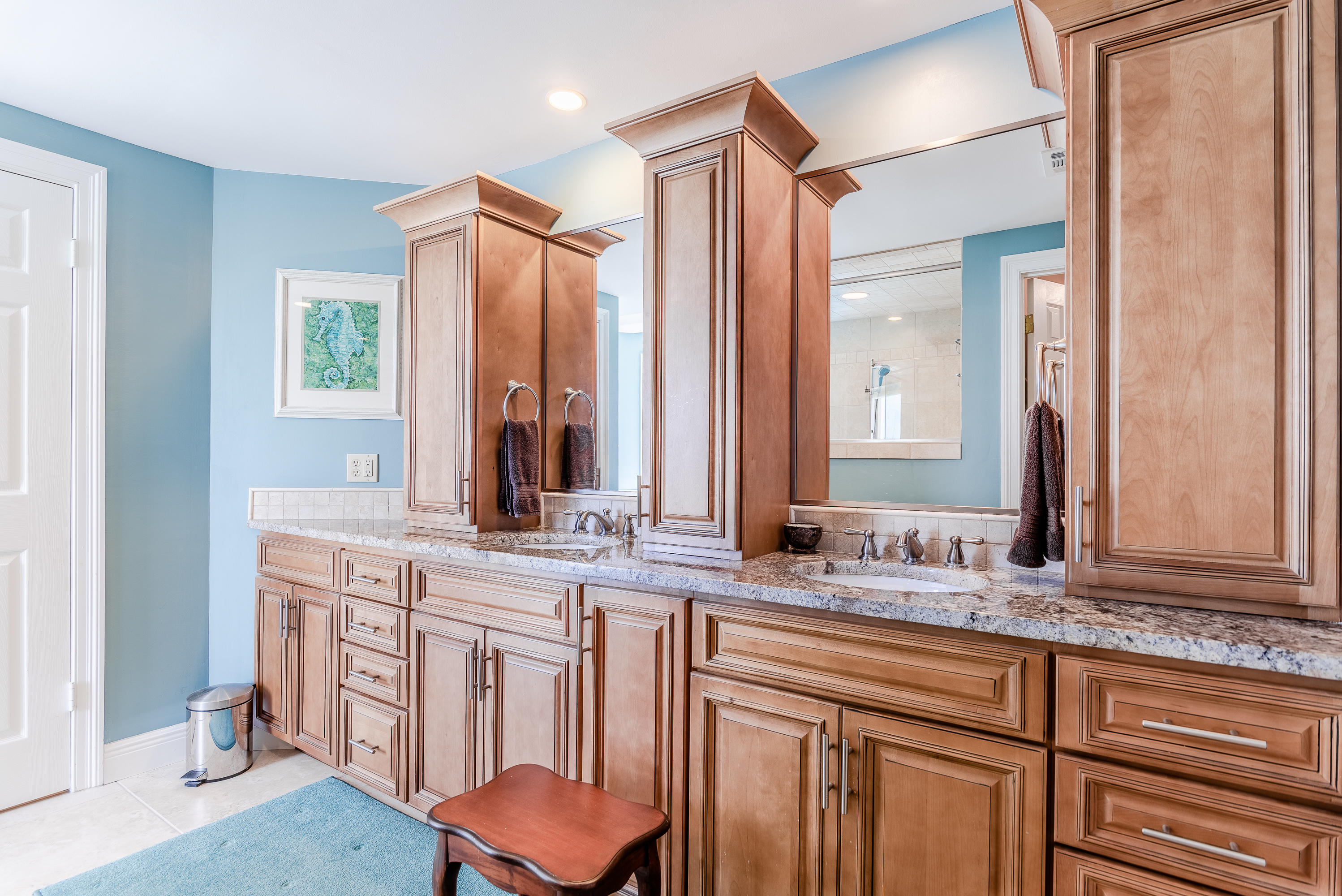 WATERVIEW TOWERS YACHT CLUB - Residential