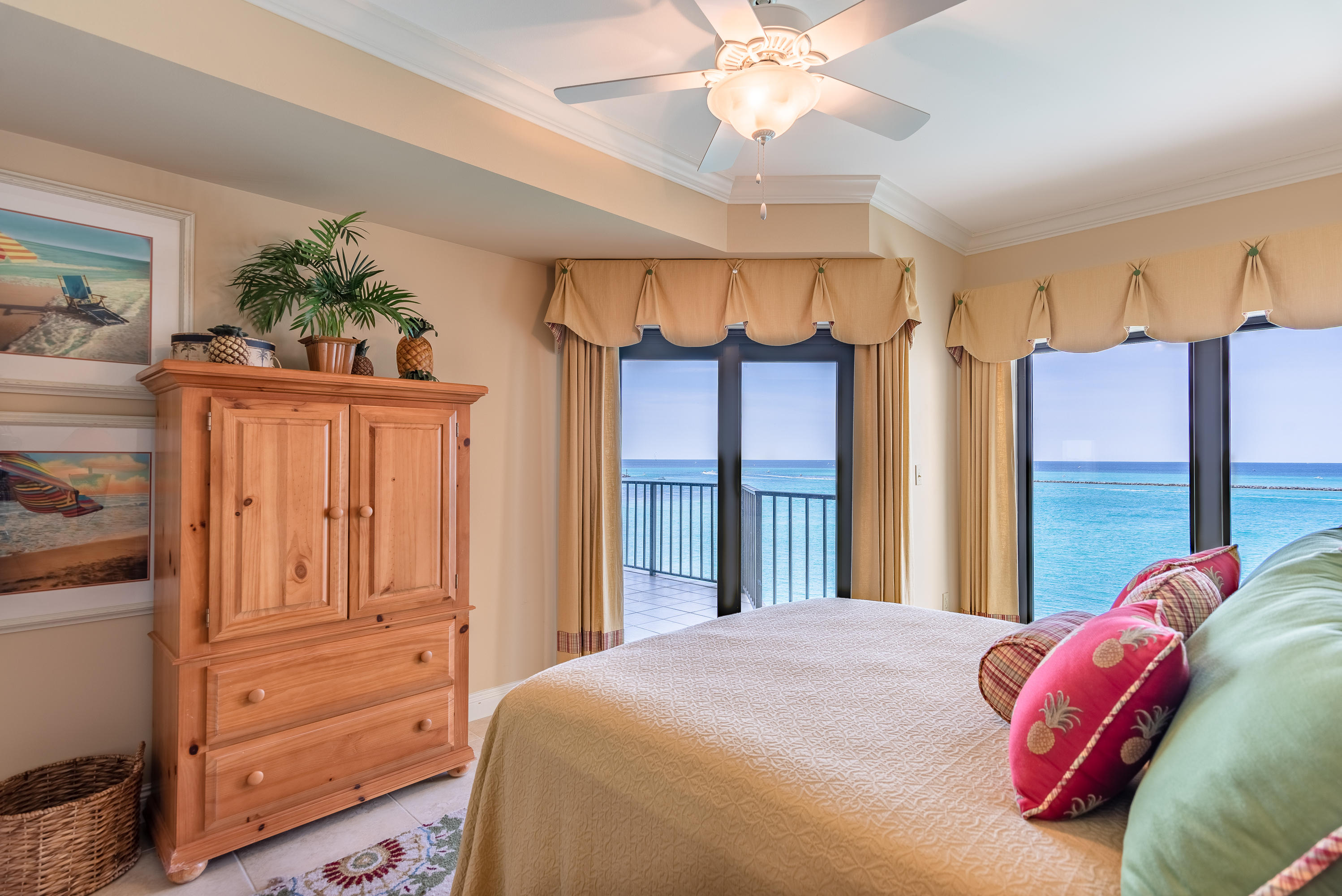 WATERVIEW TOWERS YACHT CLUB - Residential