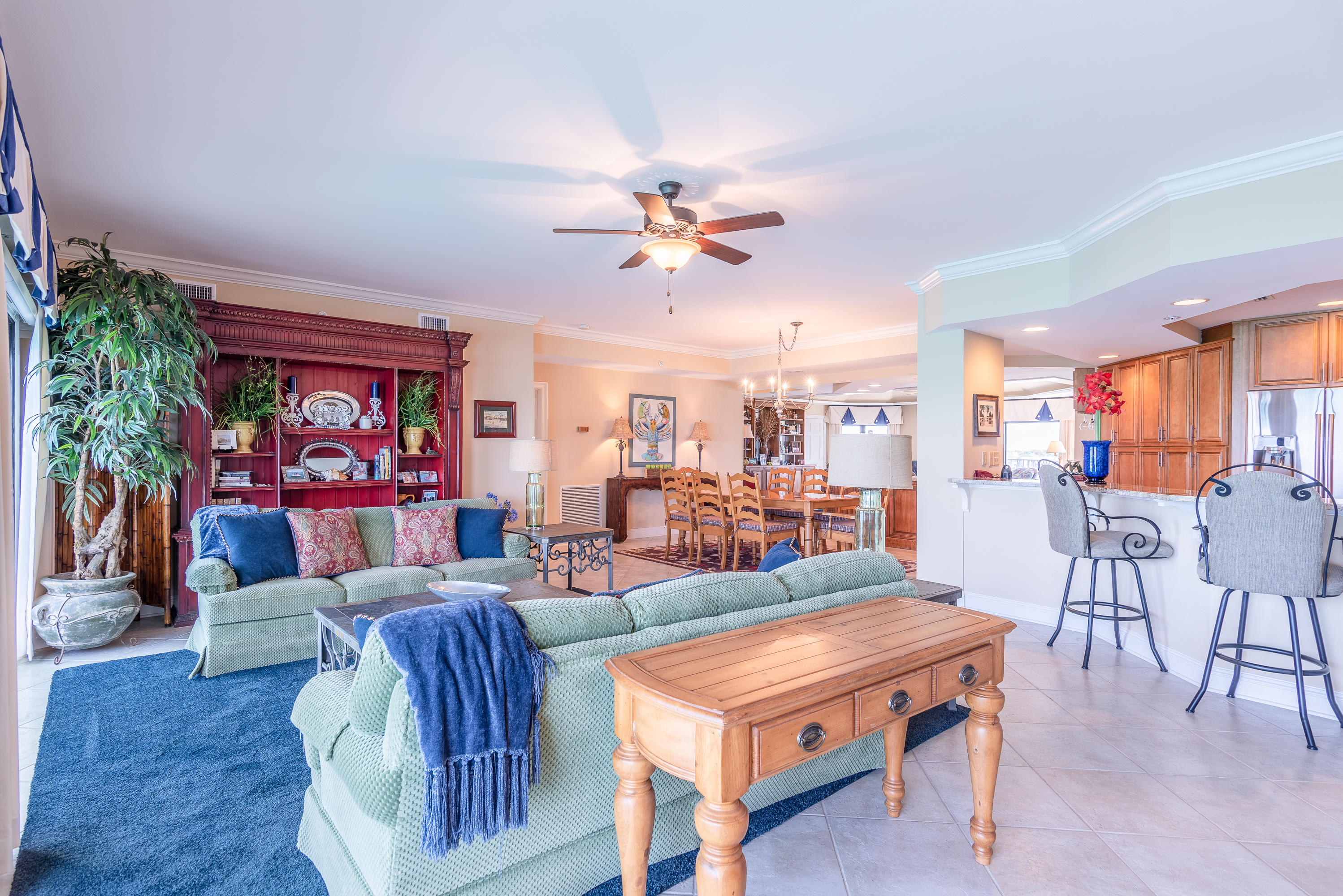 WATERVIEW TOWERS YACHT CLUB - Residential