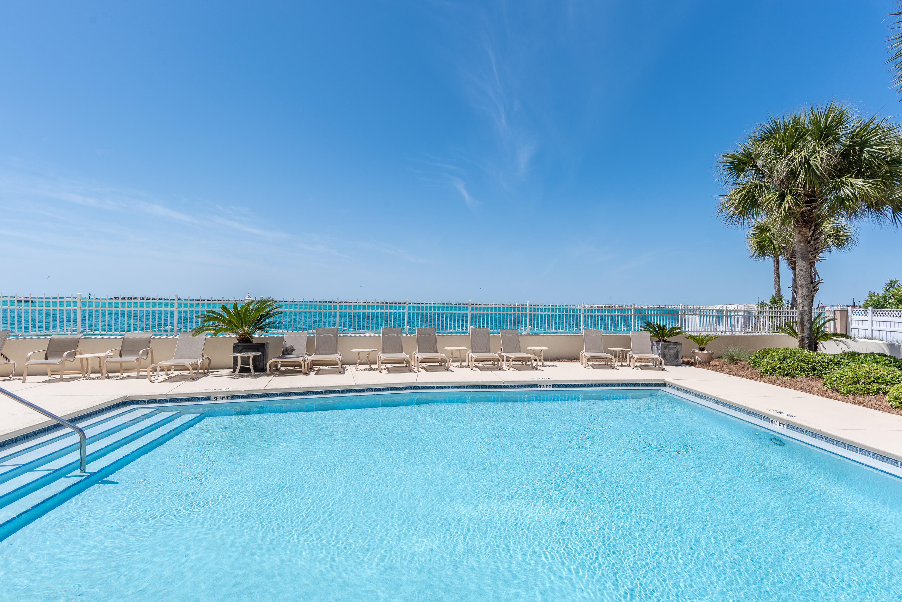 WATERVIEW TOWERS YACHT CLUB - Residential