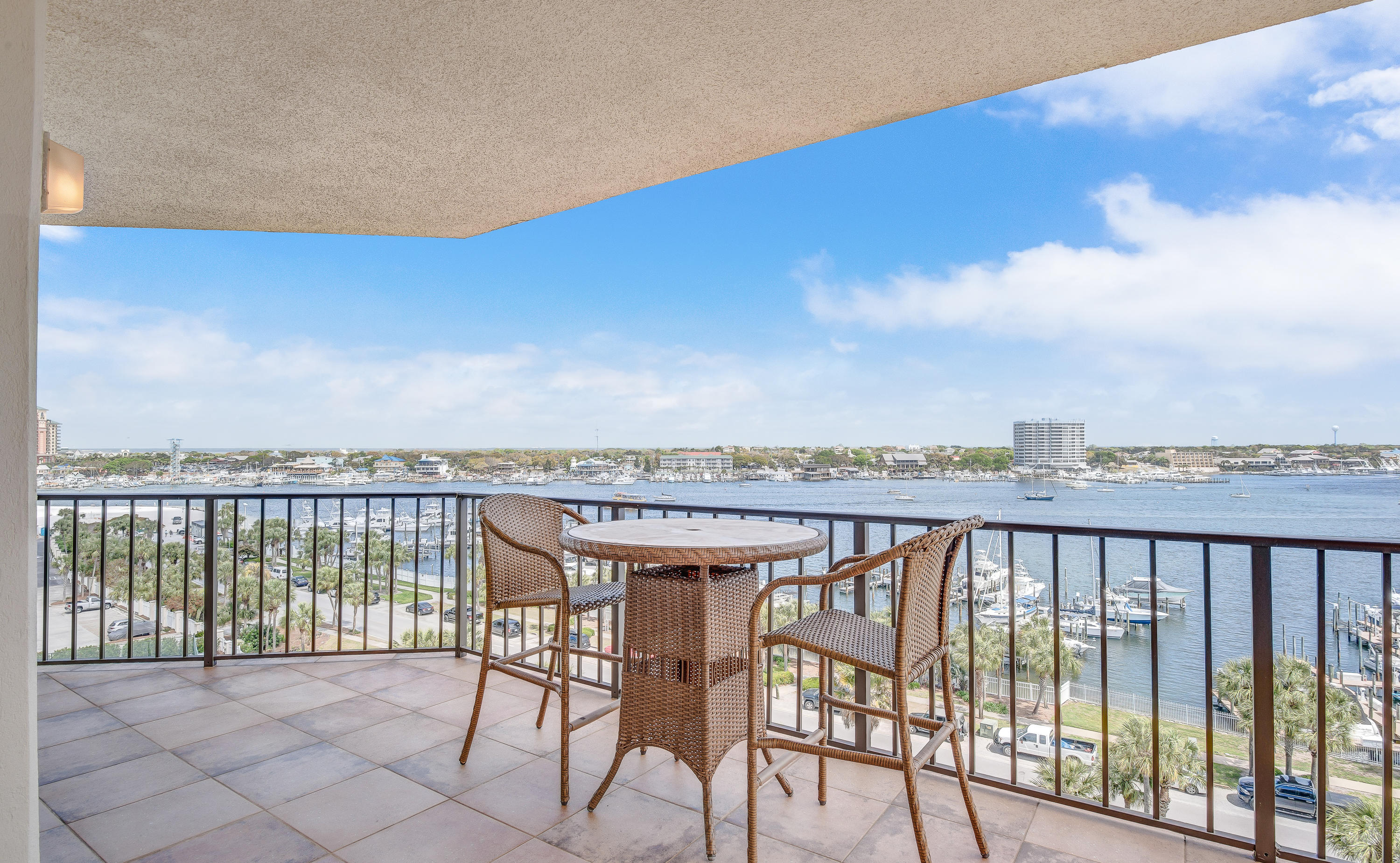 WATERVIEW TOWERS YACHT CLUB - Residential