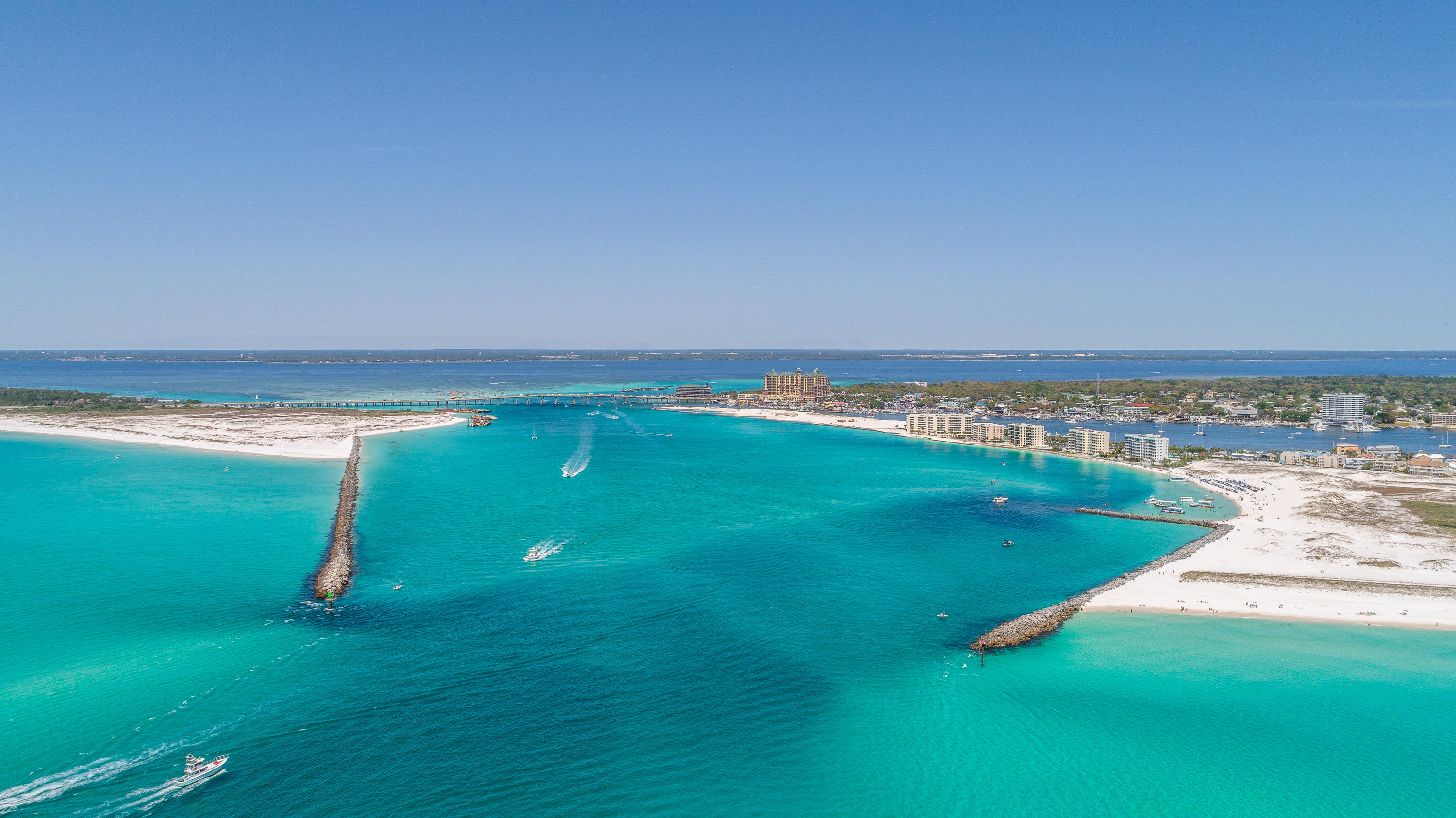 WATERVIEW TOWERS YACHT CLUB - Residential