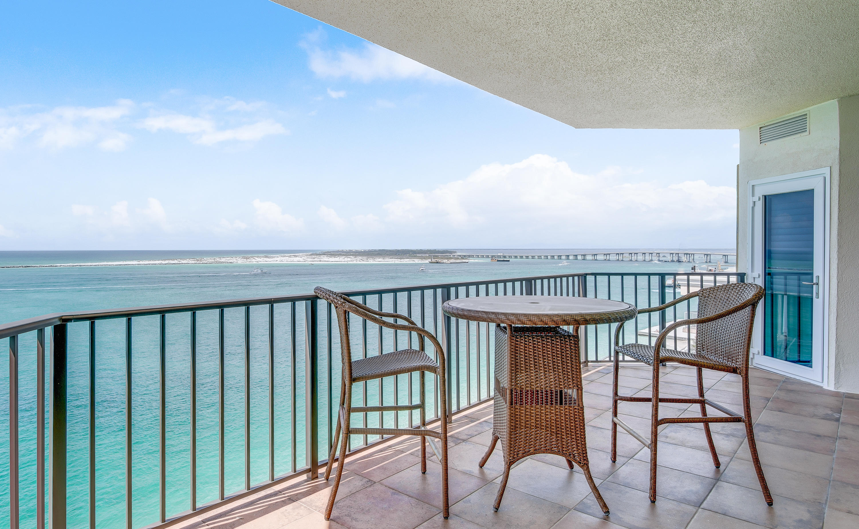 WATERVIEW TOWERS YACHT CLUB - Residential