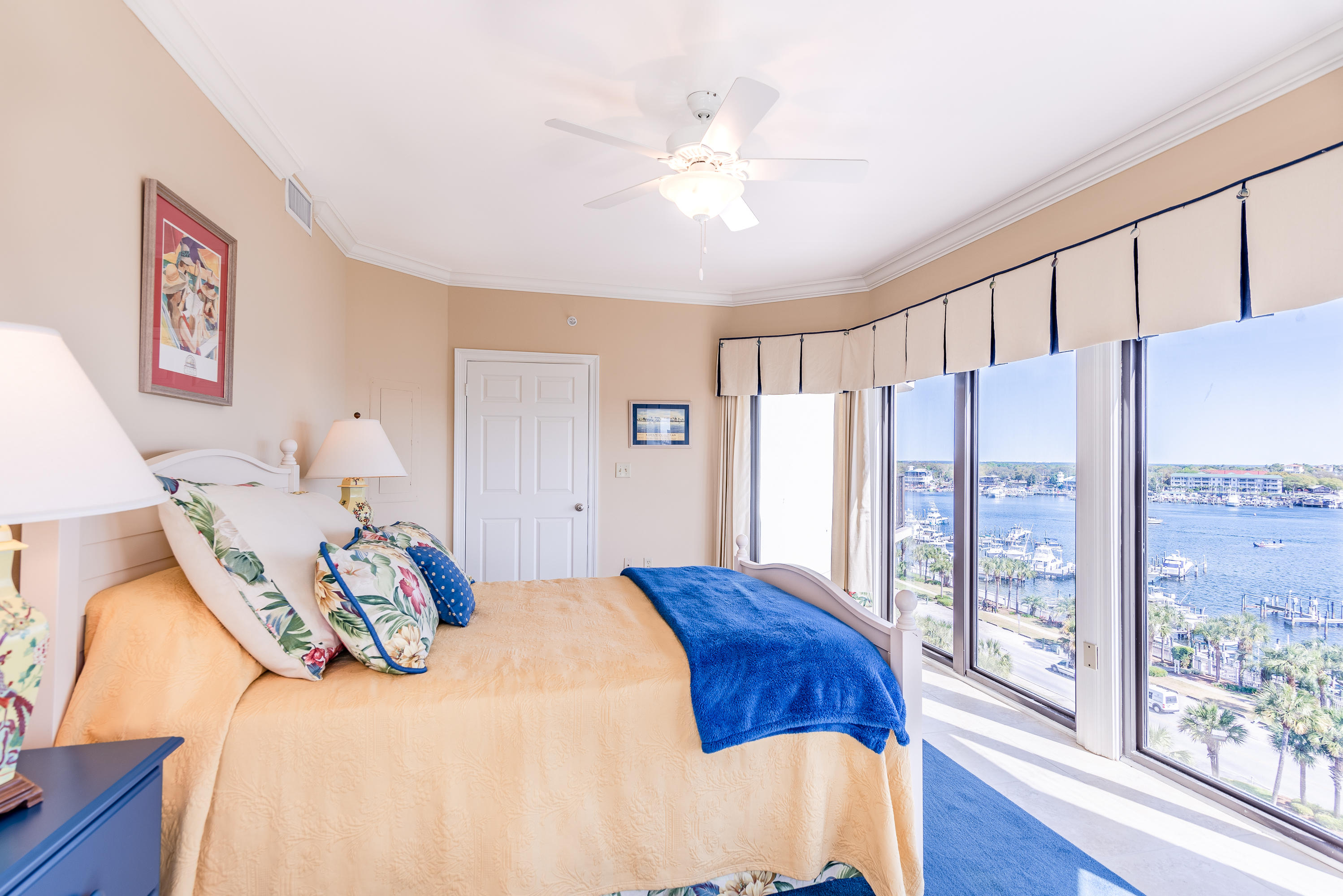 WATERVIEW TOWERS YACHT CLUB - Residential