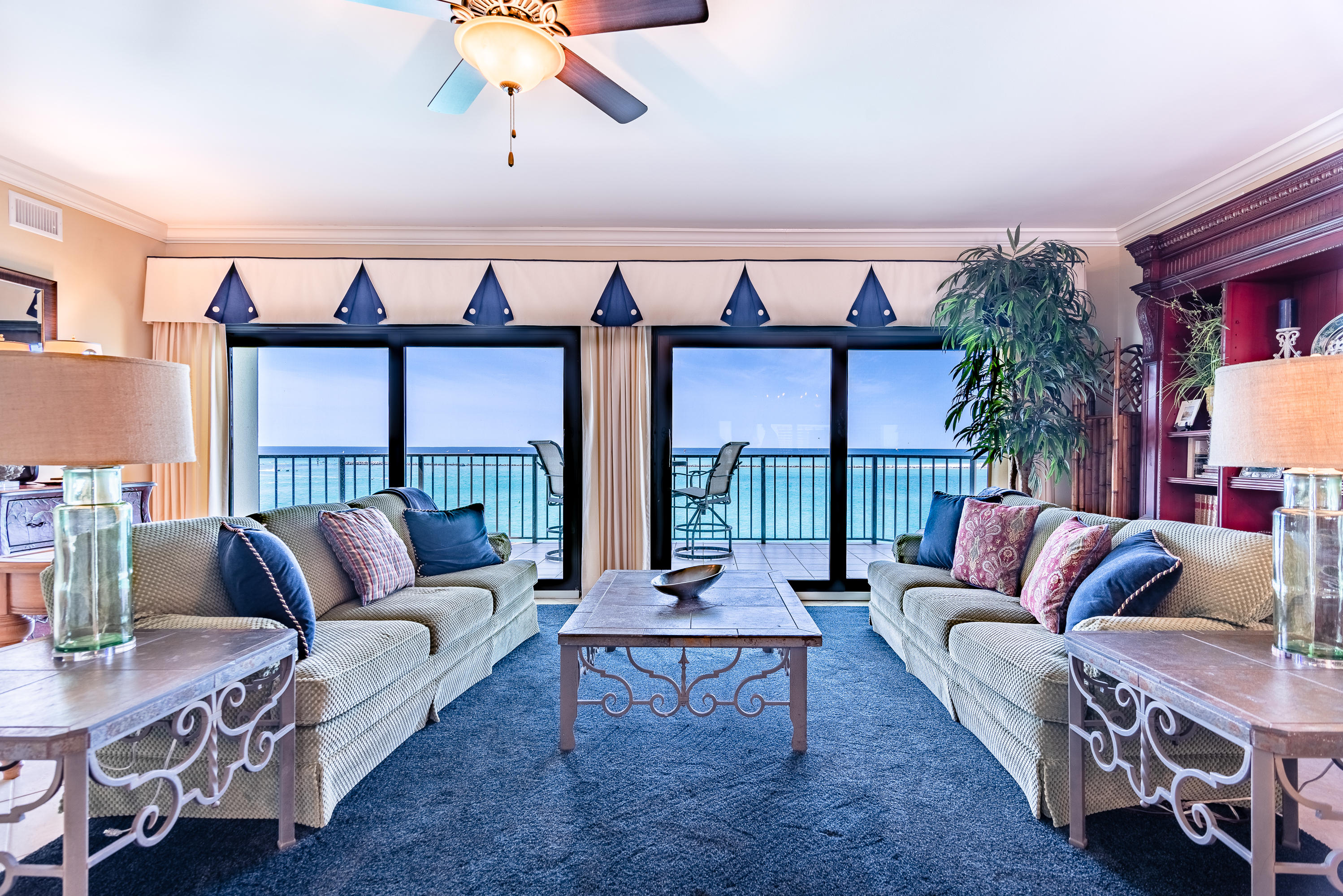 WATERVIEW TOWERS YACHT CLUB - Residential