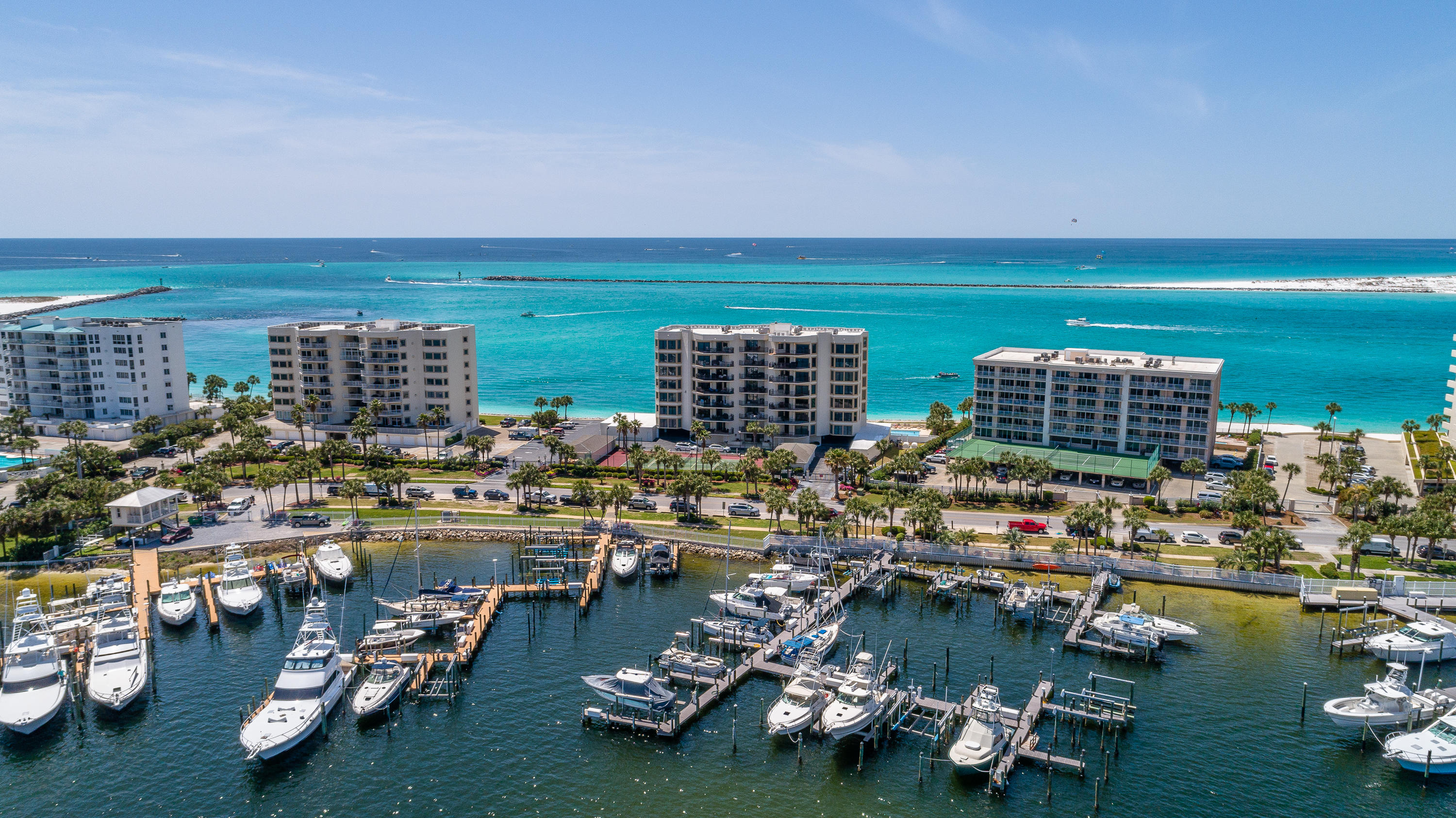 WATERVIEW TOWERS YACHT CLUB - Residential