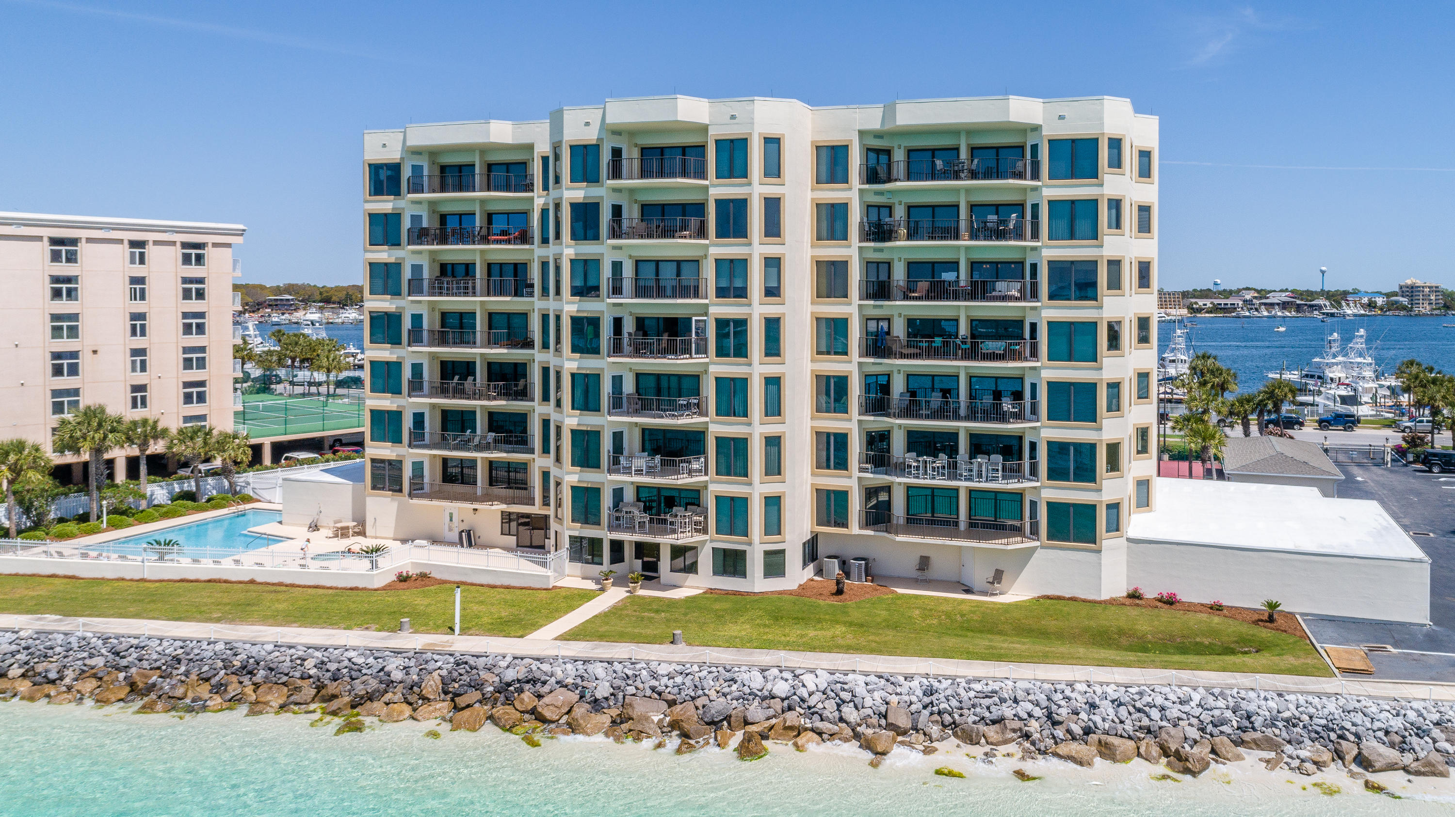 WATERVIEW TOWERS YACHT CLUB - Residential