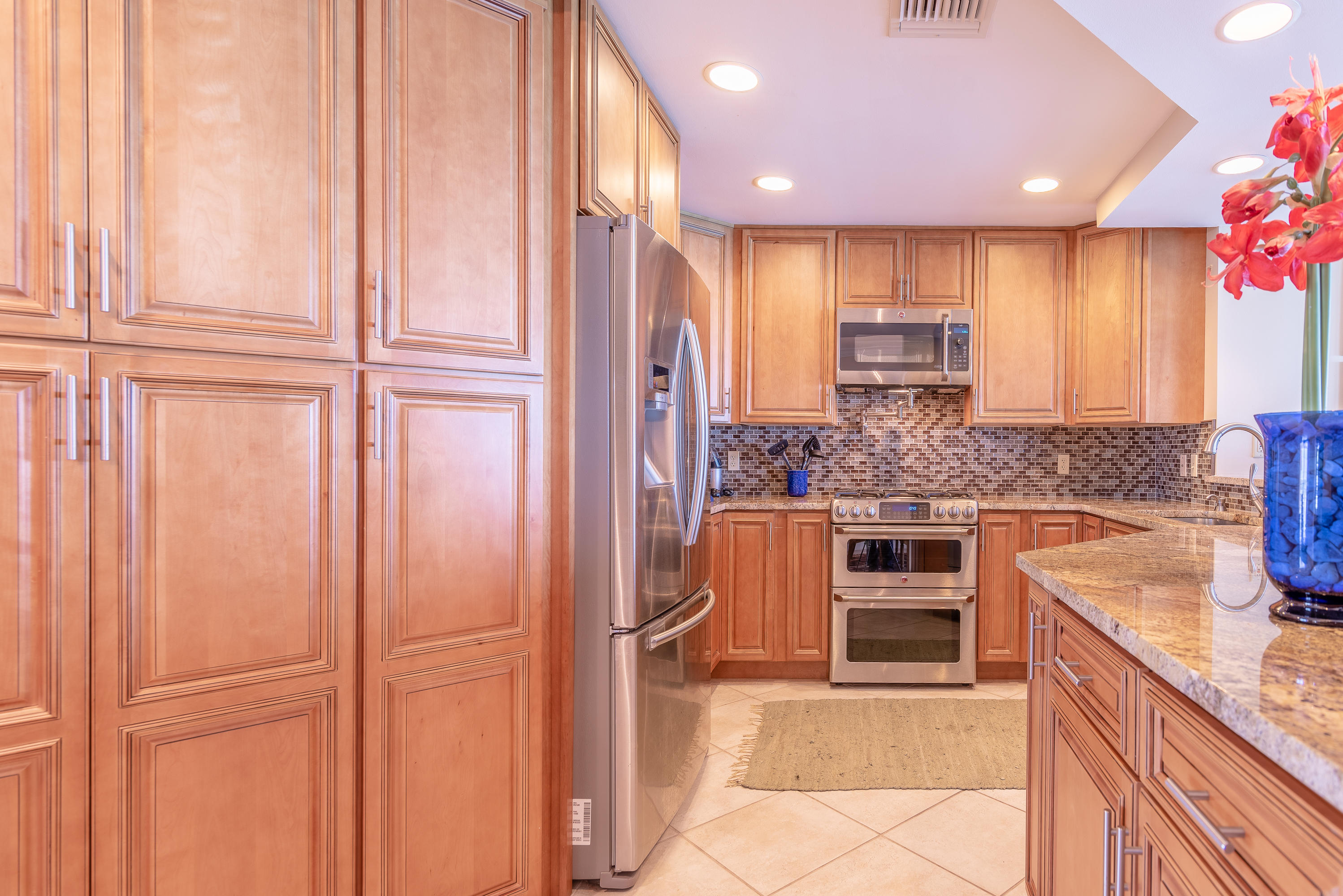 WATERVIEW TOWERS YACHT CLUB - Residential