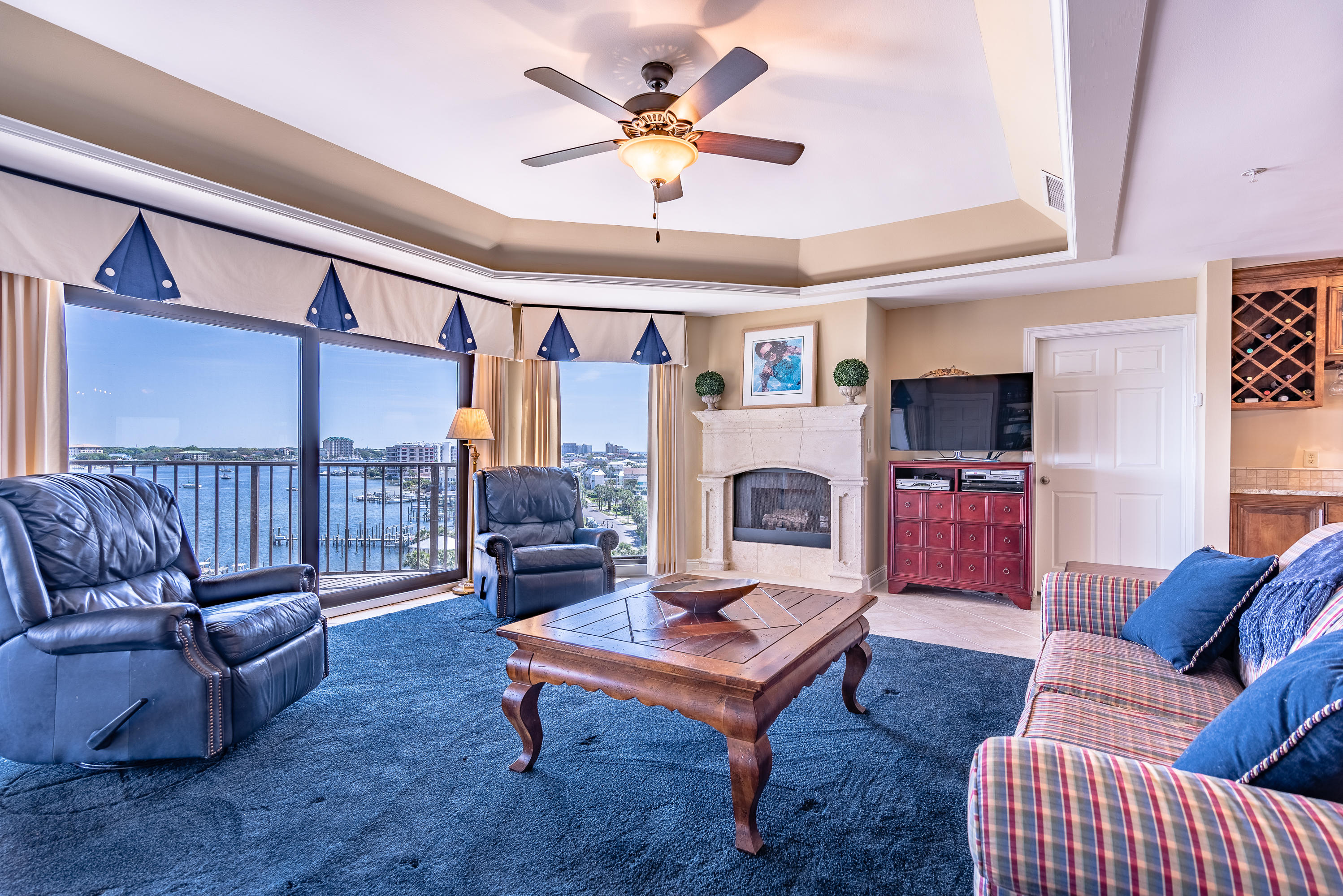 WATERVIEW TOWERS YACHT CLUB - Residential