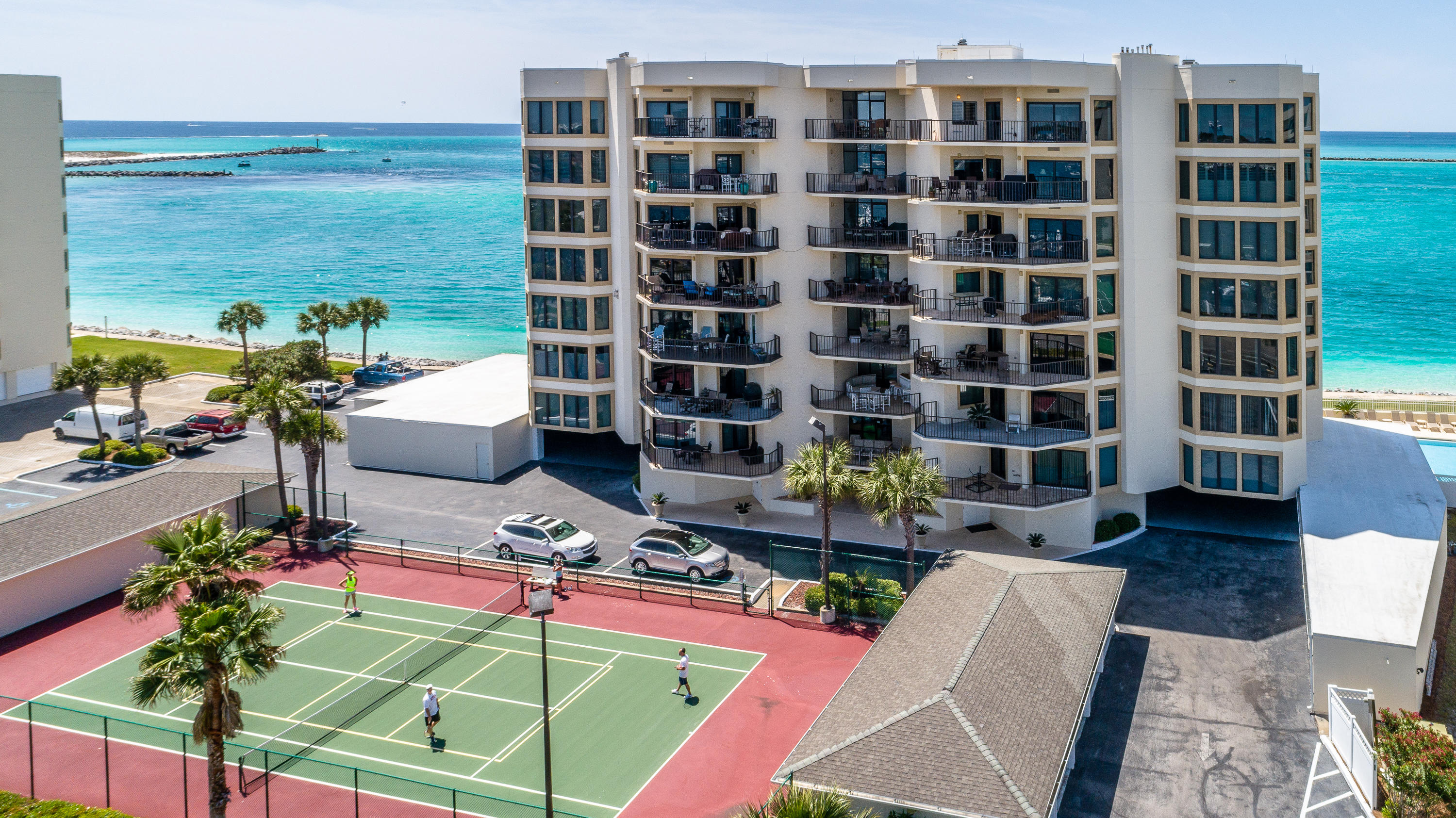 WATERVIEW TOWERS YACHT CLUB - Residential