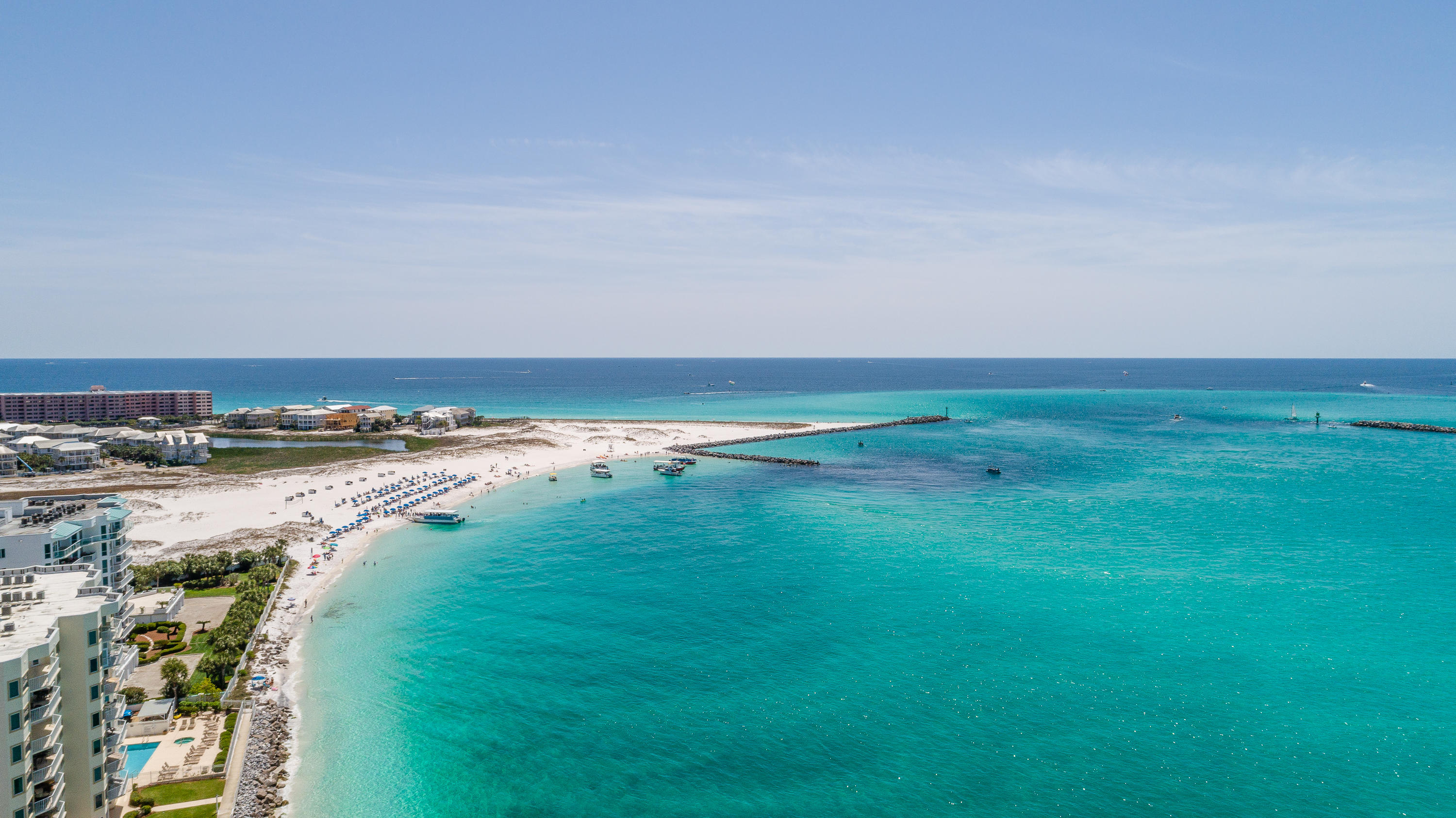 WATERVIEW TOWERS YACHT CLUB - Residential