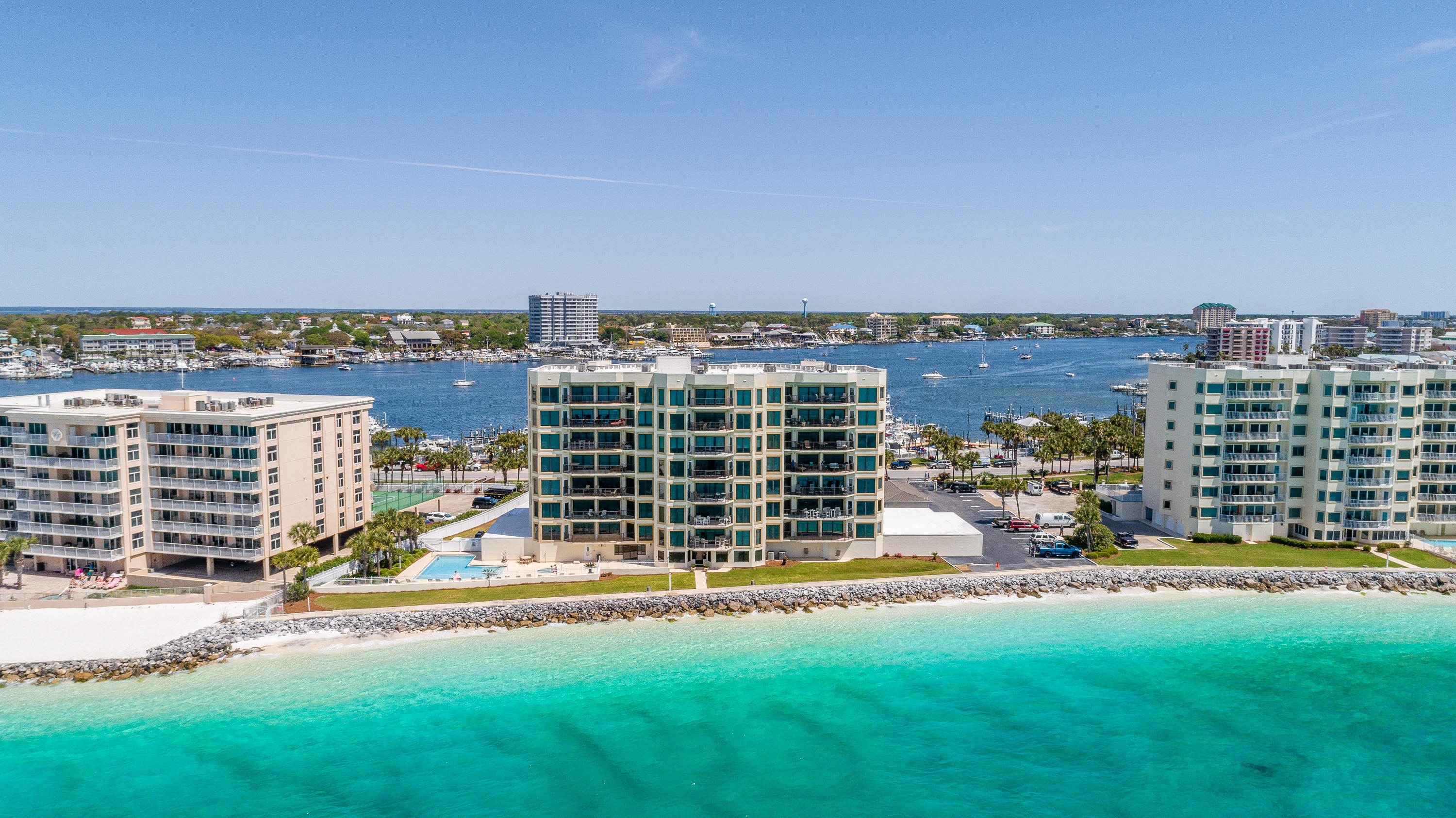 WATERVIEW TOWERS YACHT CLUB - Residential